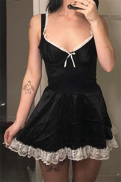 Siyah Dantelli Kurdeleli Kare Yaka Lolita Mini Elbise