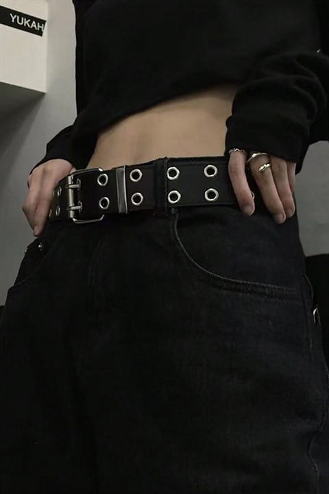 Siyah Kuşgözü Kare Tokalı Gotik Deri Kemer