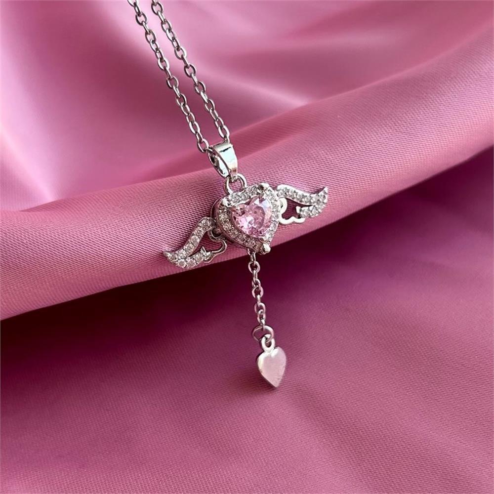 Taşlı Kanatlı Sallanan Kalp Silver Zincirli Kolye