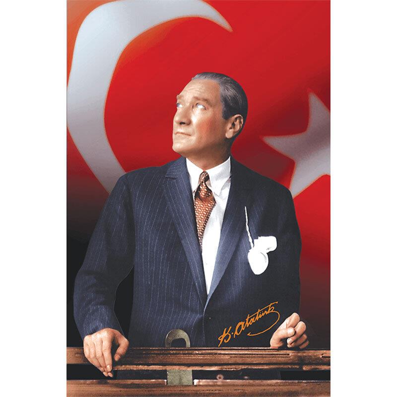 Kürsüde Türk Bayraklı Ataturk Posteri