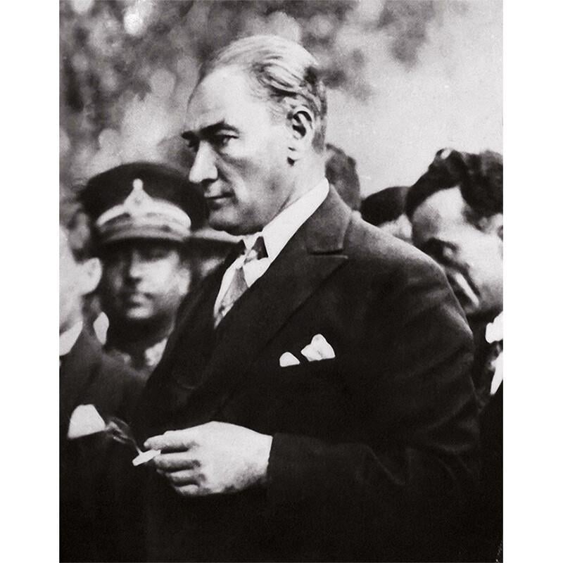 Teftişdeyken Atatürk Posteri