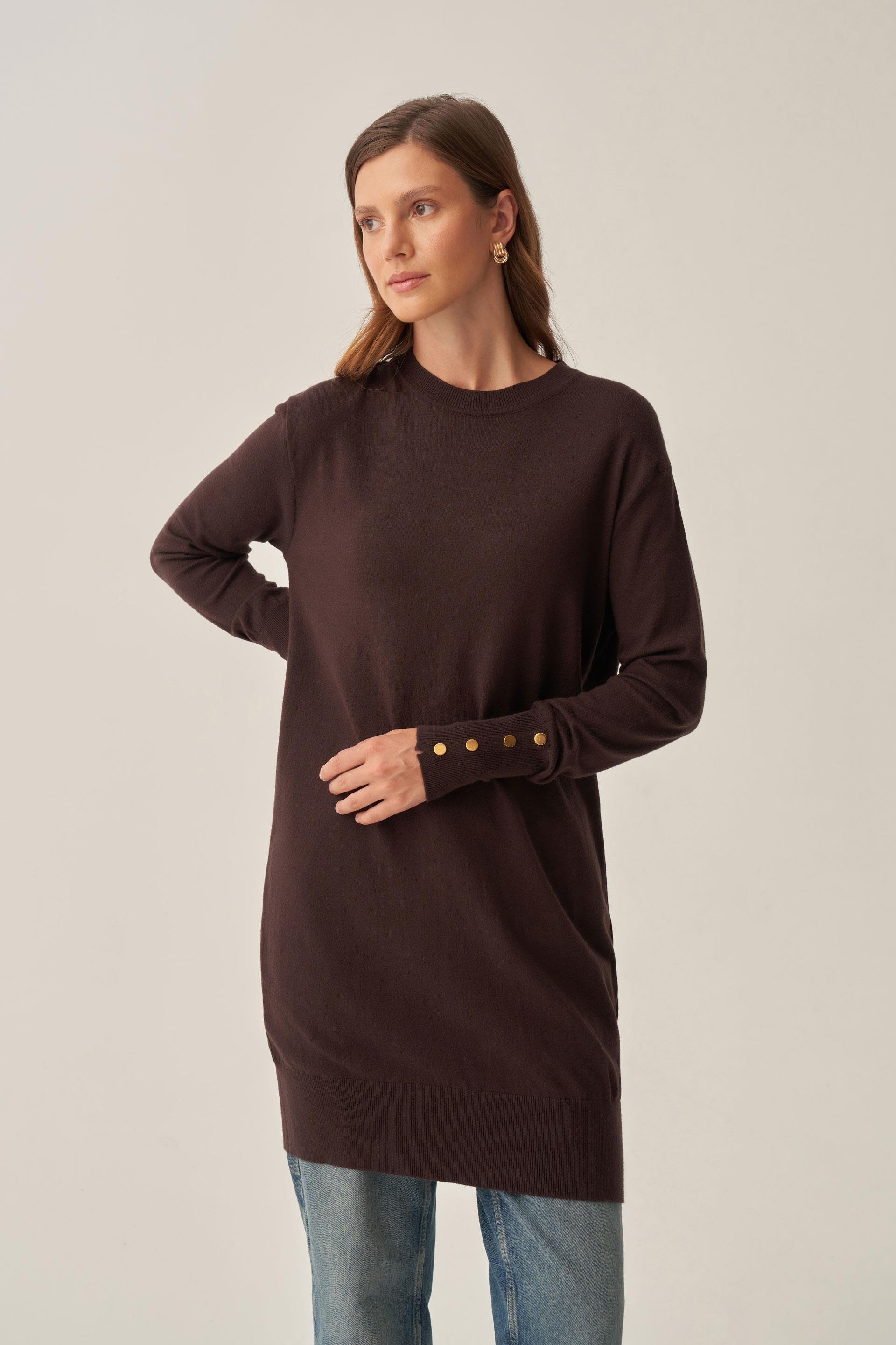 Acı Kahve-Bilekte Dügme Detaylı Kazak