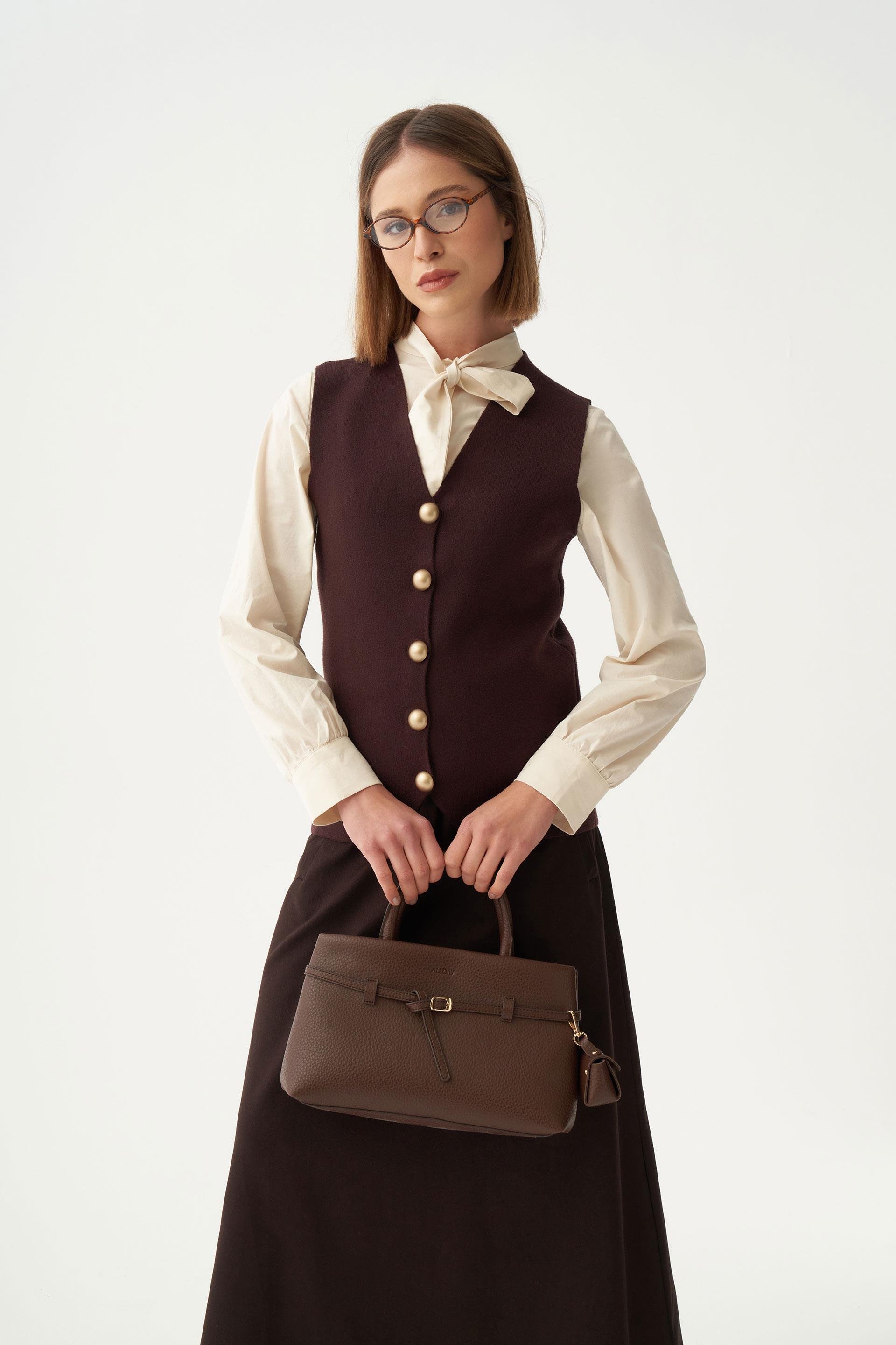 Acı Kahve-Dügmeli V Yaka Triko Hırka