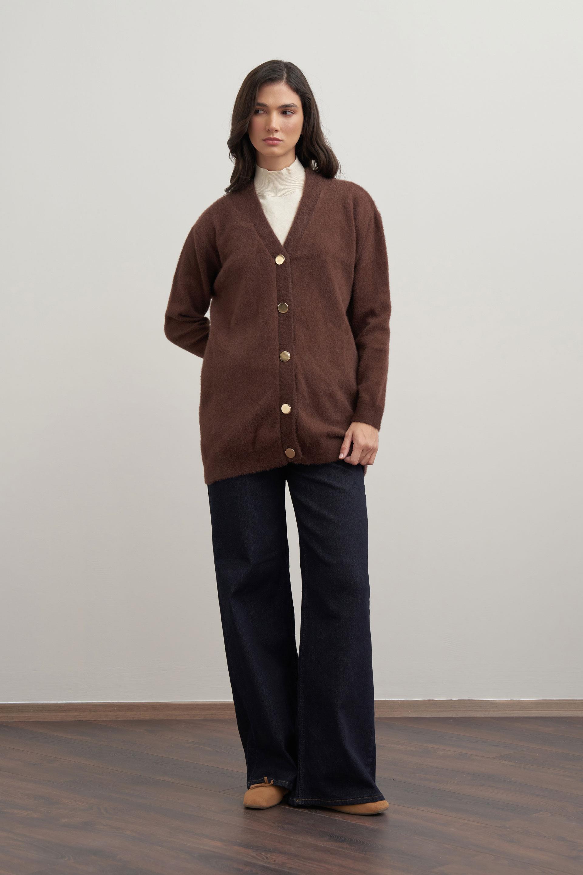 Acı Kahve-Dügmeli  Yumuşak Triko Hırka