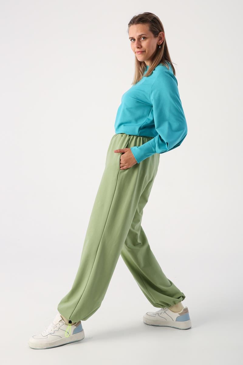Elastic Leg Pleated Sweatpants