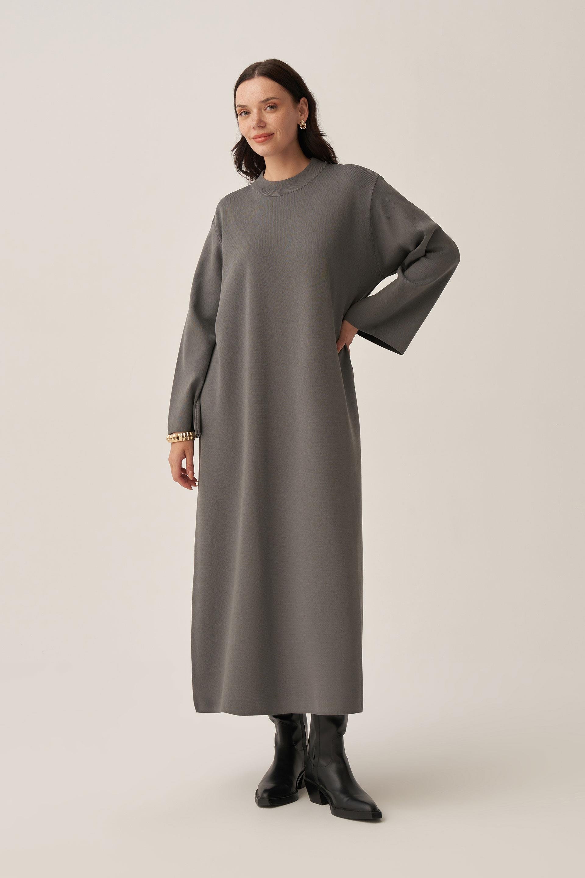 Antrasit-Geniş Manşetli Triko Elbise