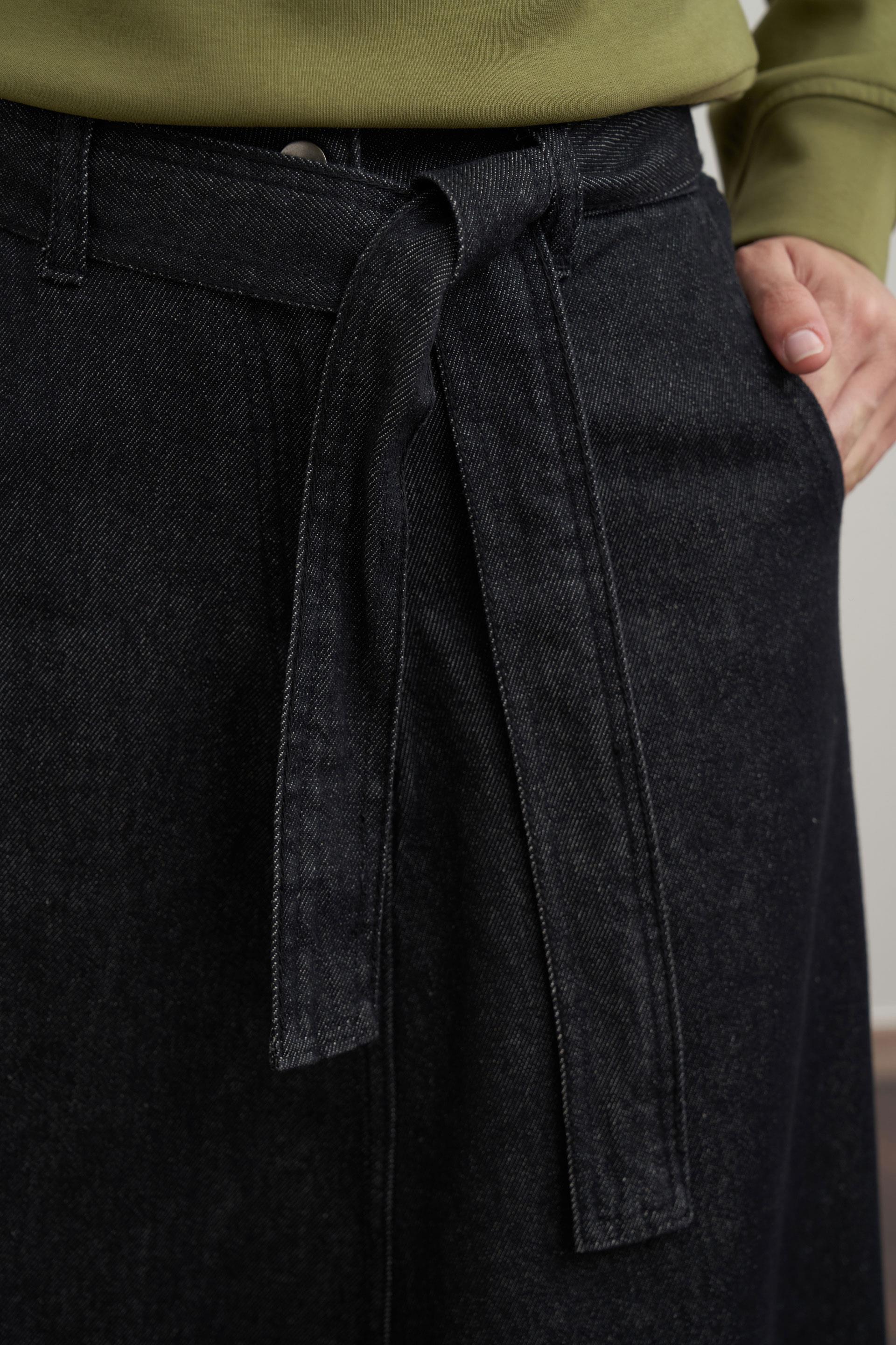 Antrasit-Kuşaklı Kloş Denim Etek