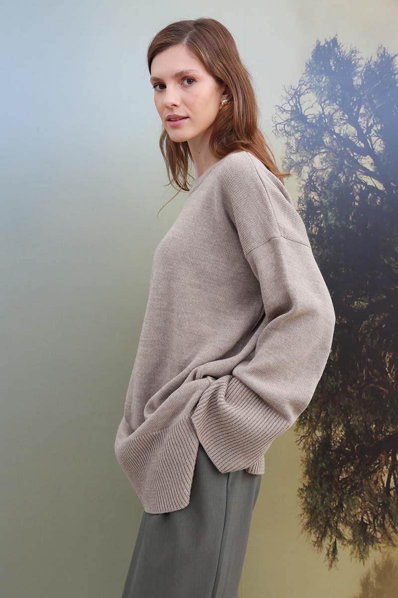 Oversize Yanları Yırtmaçlı Triko Tunik