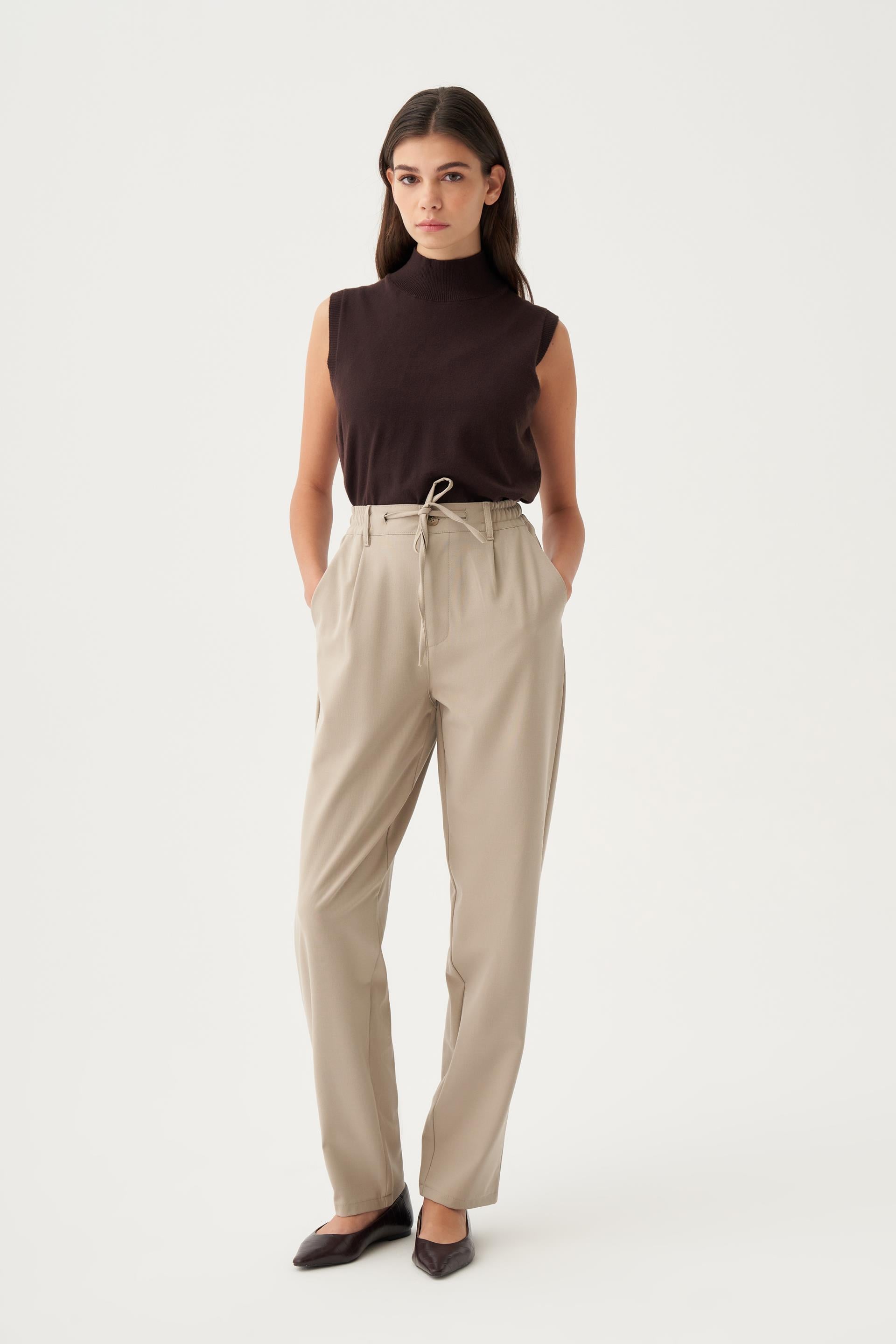 Bej-Beli Lastikli Havuç Kesim Polyviscon Pantolon