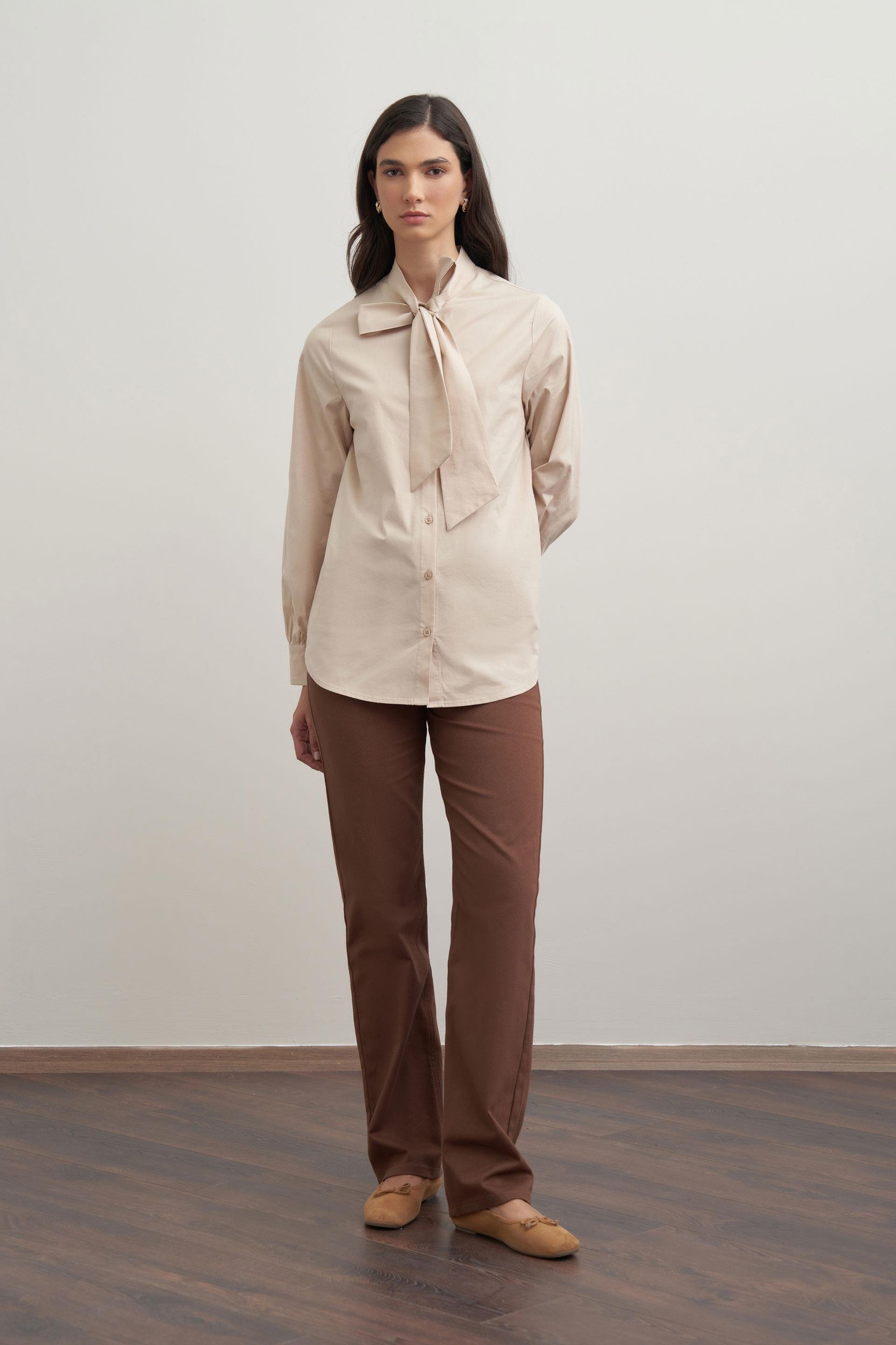 Bej-Fiyonk Yakalı Gömlek