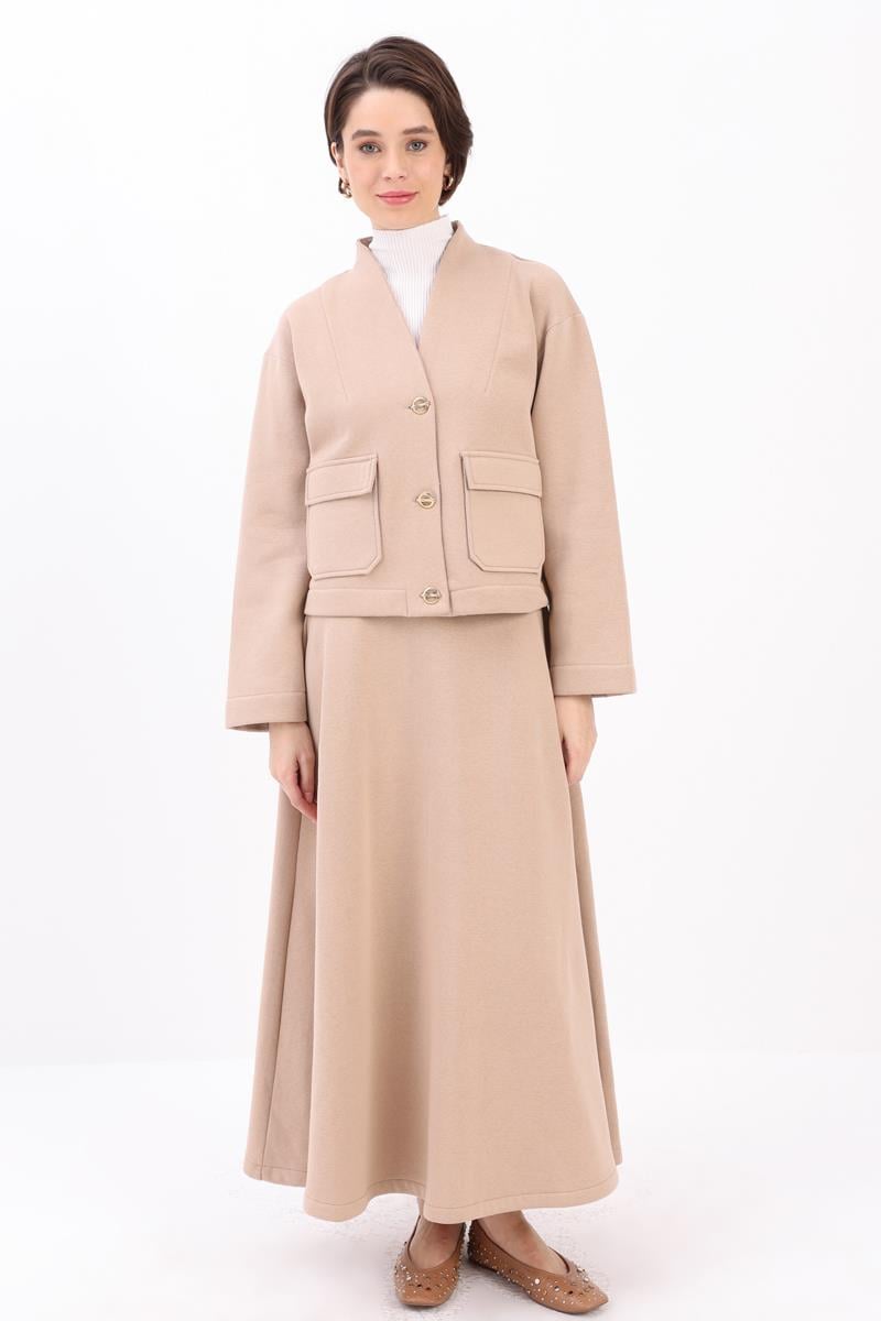 Bej-METAL DÜĞMELİ ŞARDONLU ETEKLİ TAKIM