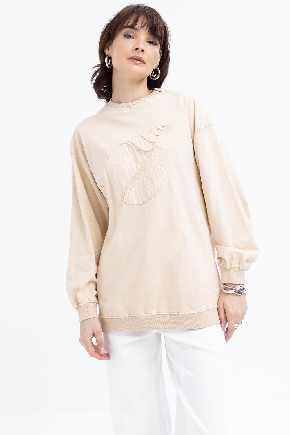 Bej-Önü Nakış Detaylı Sweatshirt