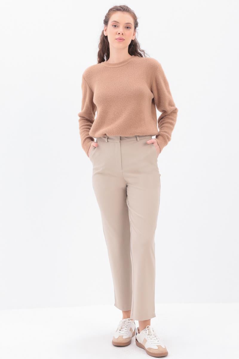 Paçası Yırtmaçlı Havuç Pantolon