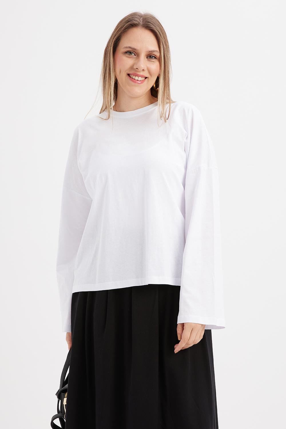 Beyaz-Arkası Uzun Süprem T-shirt