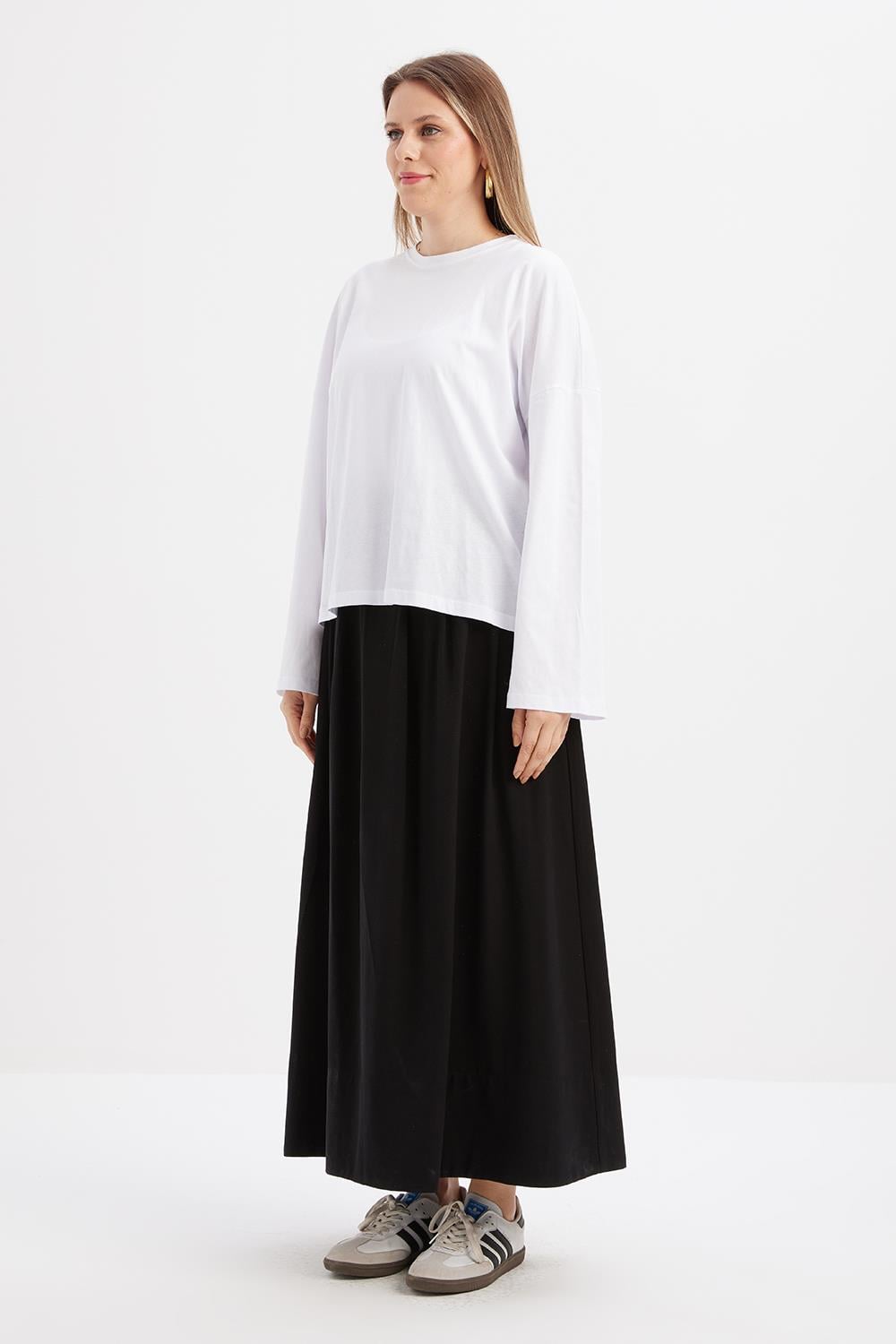 Beyaz-Arkası Uzun Süprem T-shirt