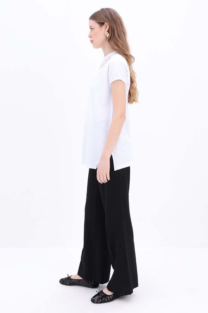 Pamuklu Püskül  Detaylı  Kısa Kollu T-shirt