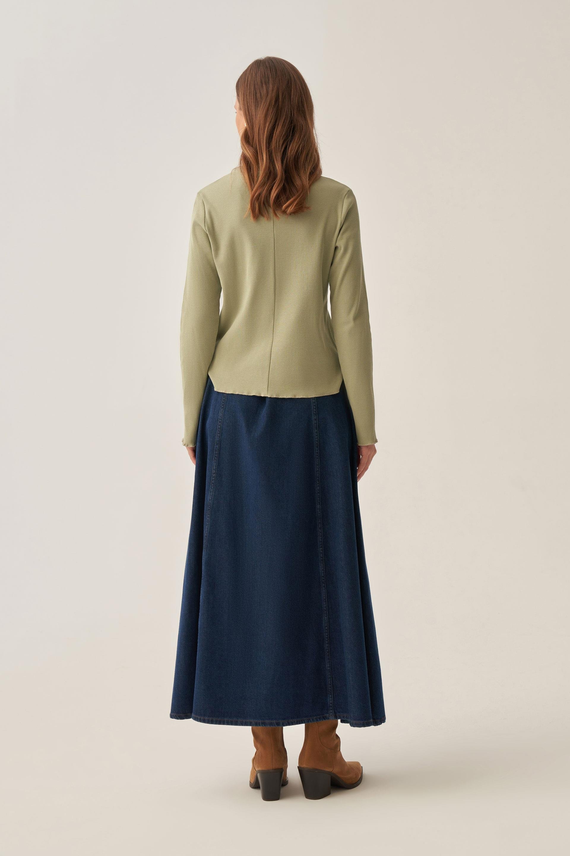 Defne-Dik Yaka Uzun Kollu Body