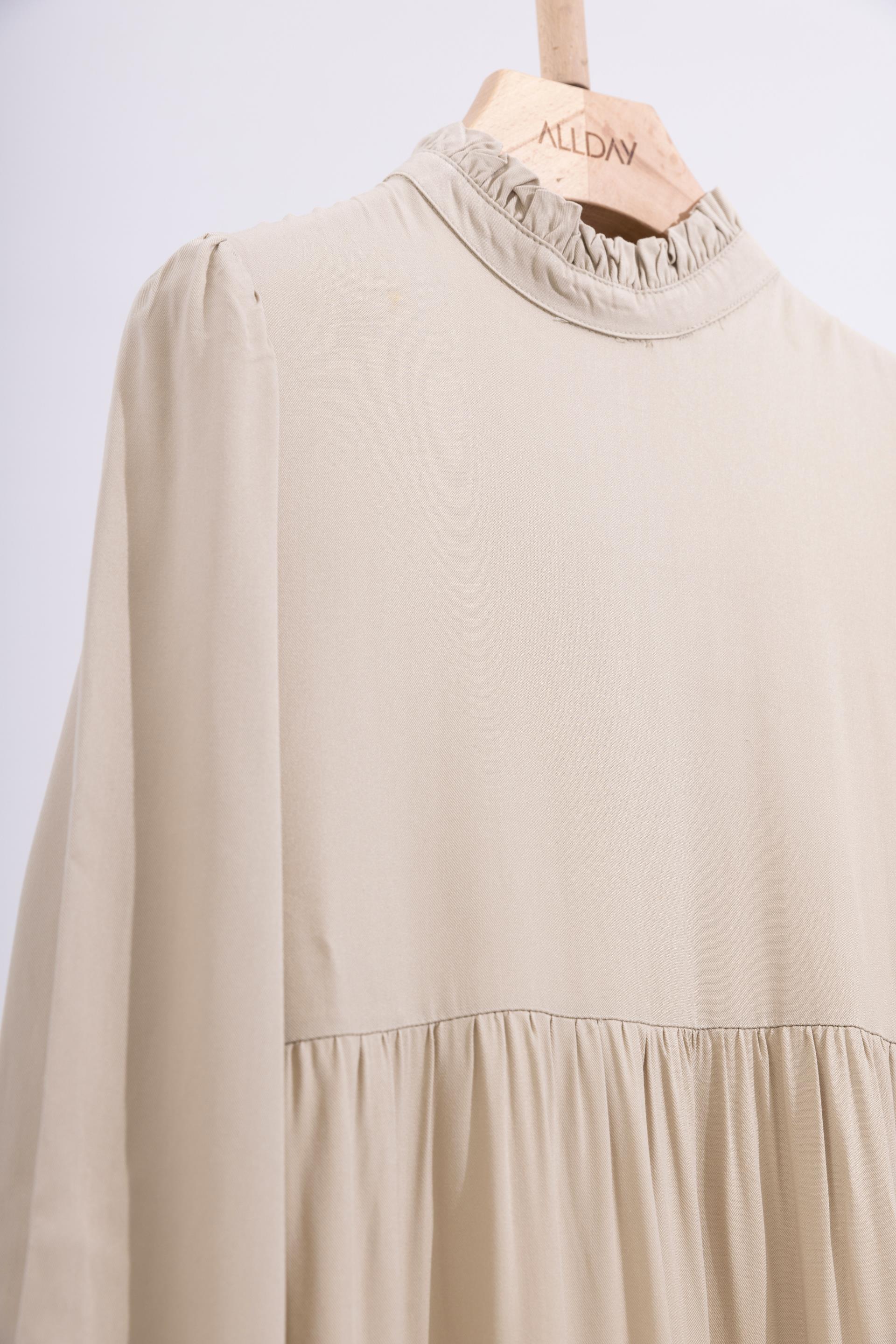 Defne-Yakası Fırfır Detaylı Büzgülü Elbise