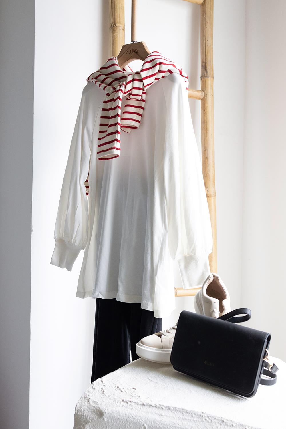 Ekru-Pamuklu Bisiklet Yaka Kolları Büzgülü Uzun Kollu Likralı T-Shirt