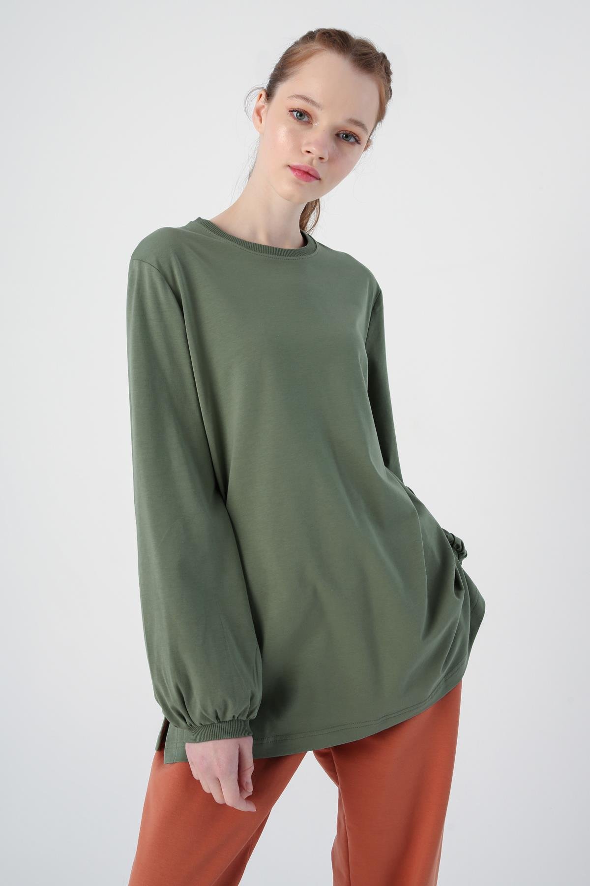 Crew Neck Sleeve End Pleated Cotton Blouse