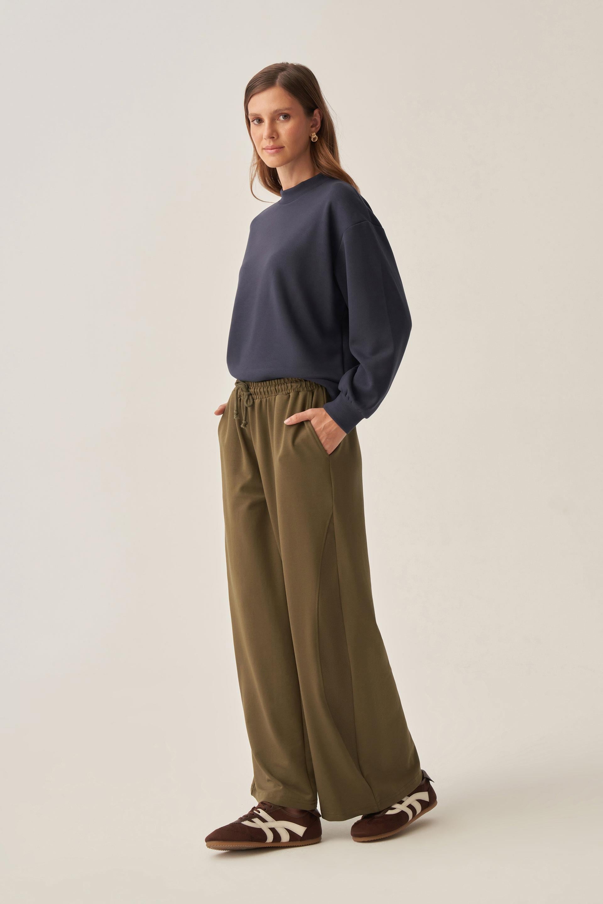 Haki-Pamuklu Bol Paça Eşofman Altı