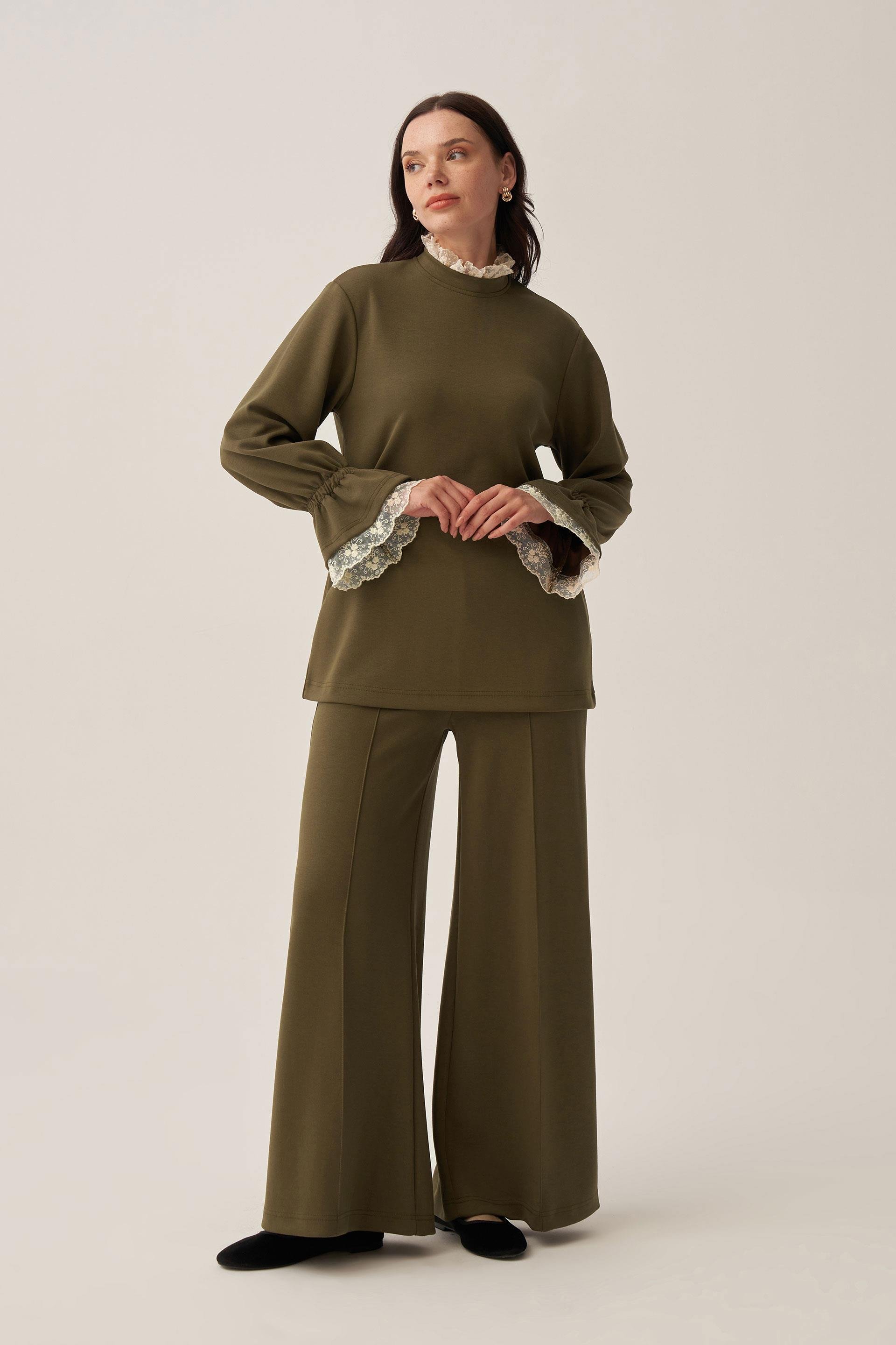 Haki-Yumuşak Dokulu Fisto Garnili Pantolonlu Takım