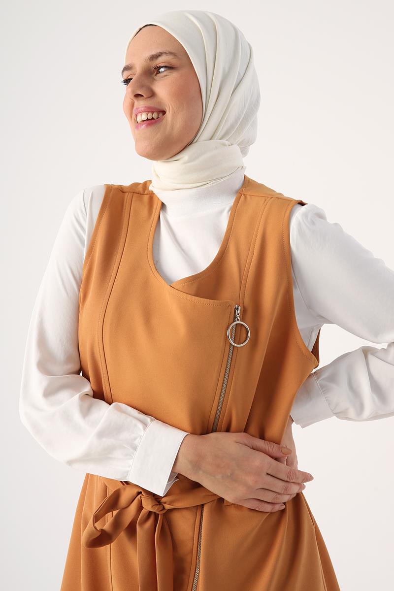 Fermuarlı Kemerli Yelek