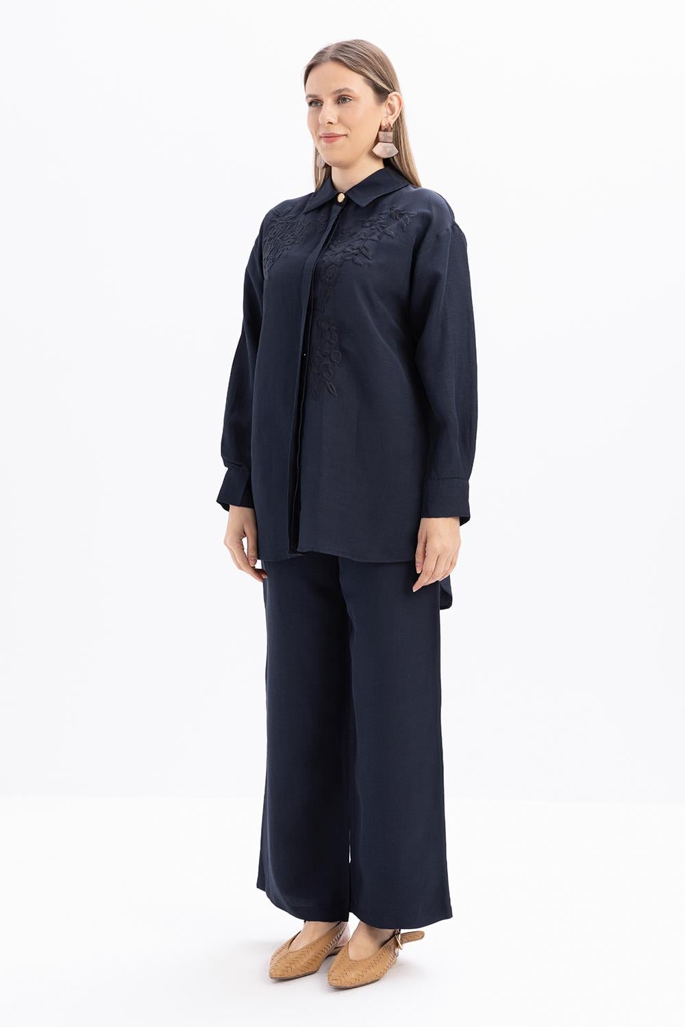 İndigo-Nakışlı Keten Gömlek