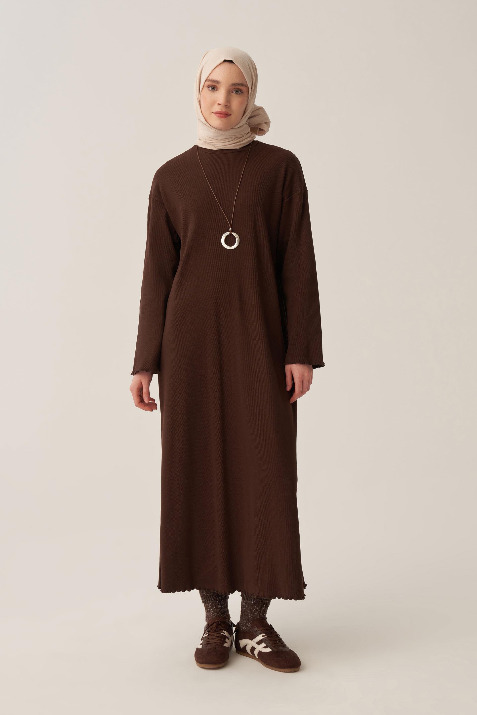 Kahve-Fırfır Detaylı Kaşkorse Elbise