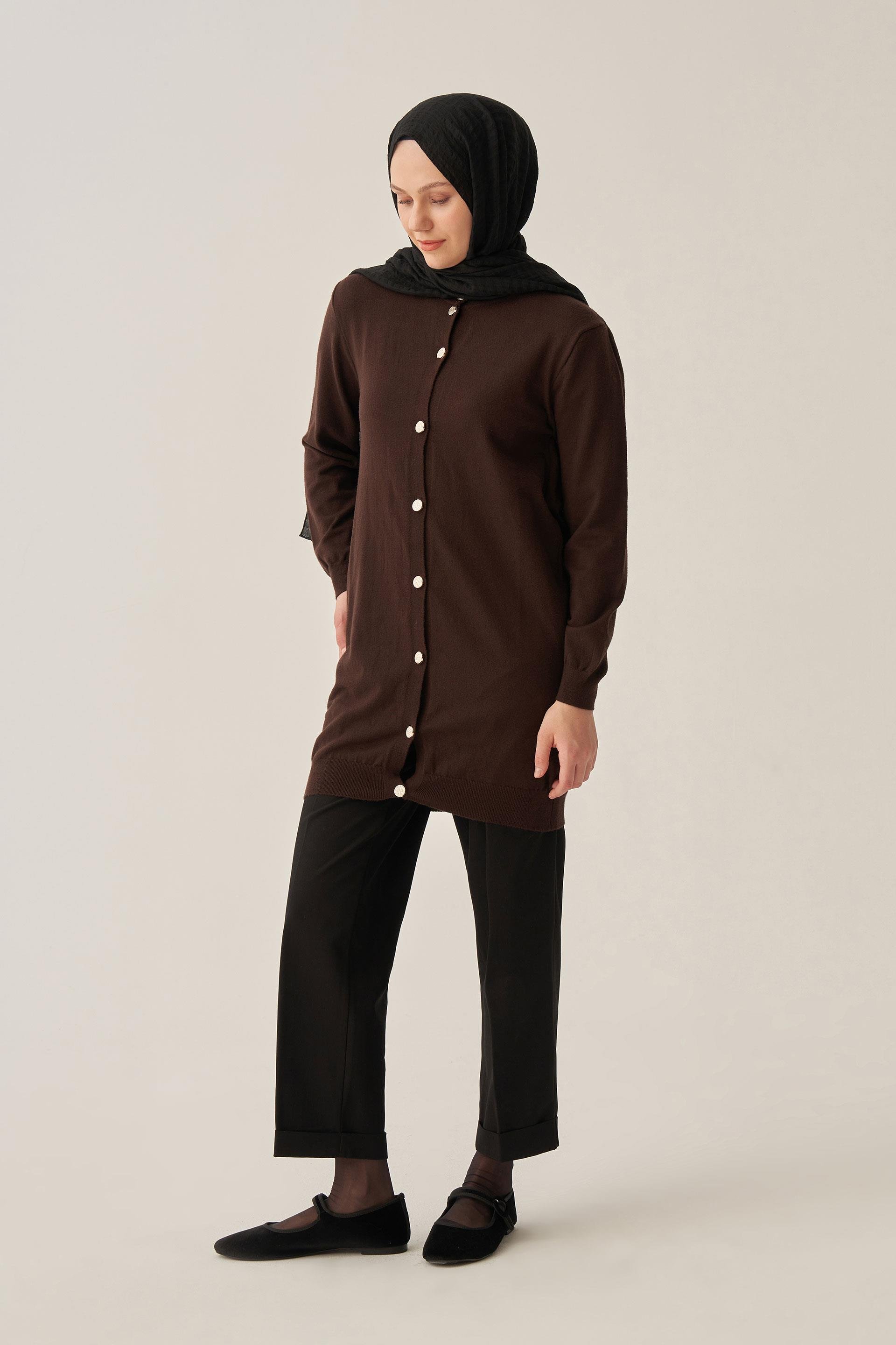 Kahve-Gold Dügmeli Uzun Triko Hırka