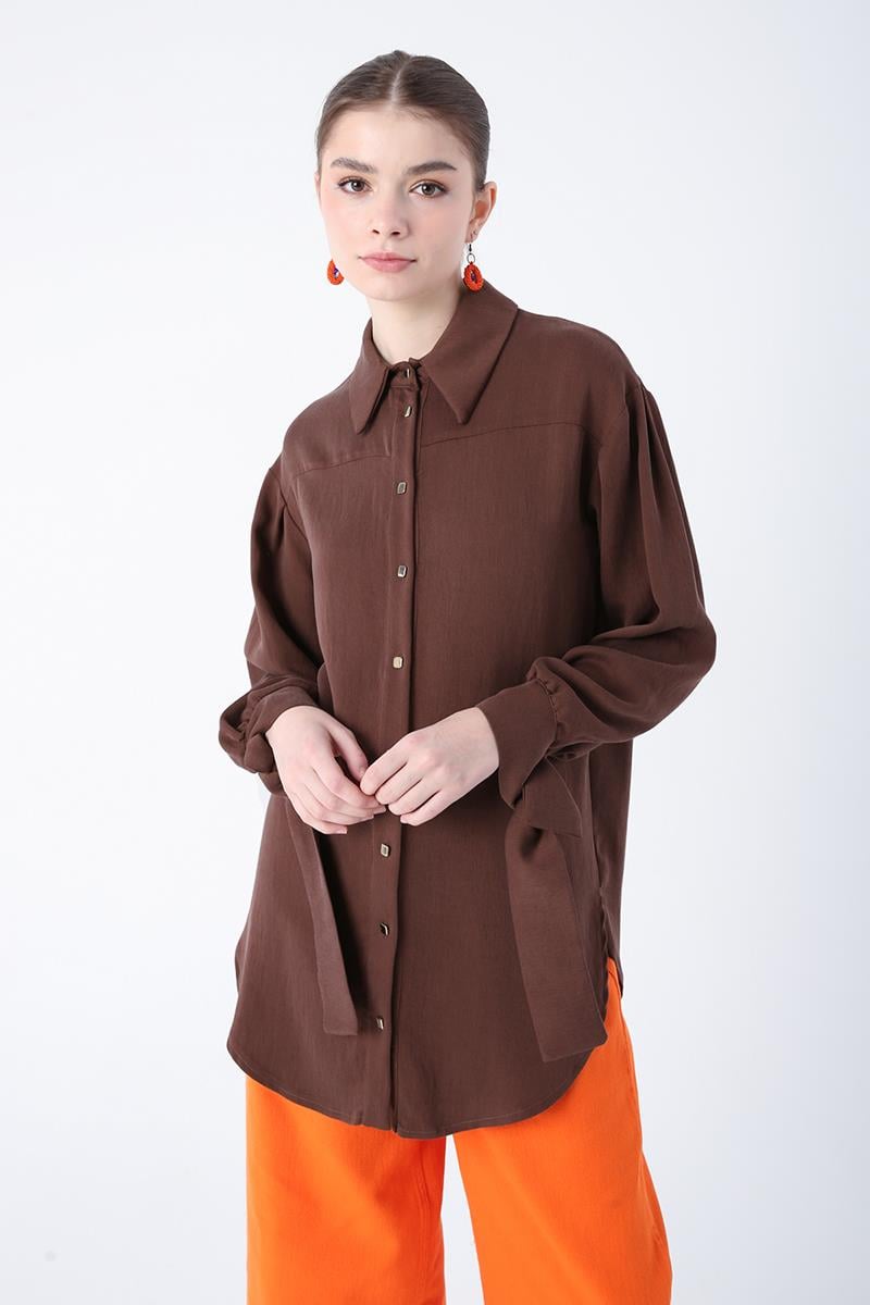 Oversize Kolları Bağlama Detaylı Yırtmaçlı Doğal Kumaş Gömlek Tunik