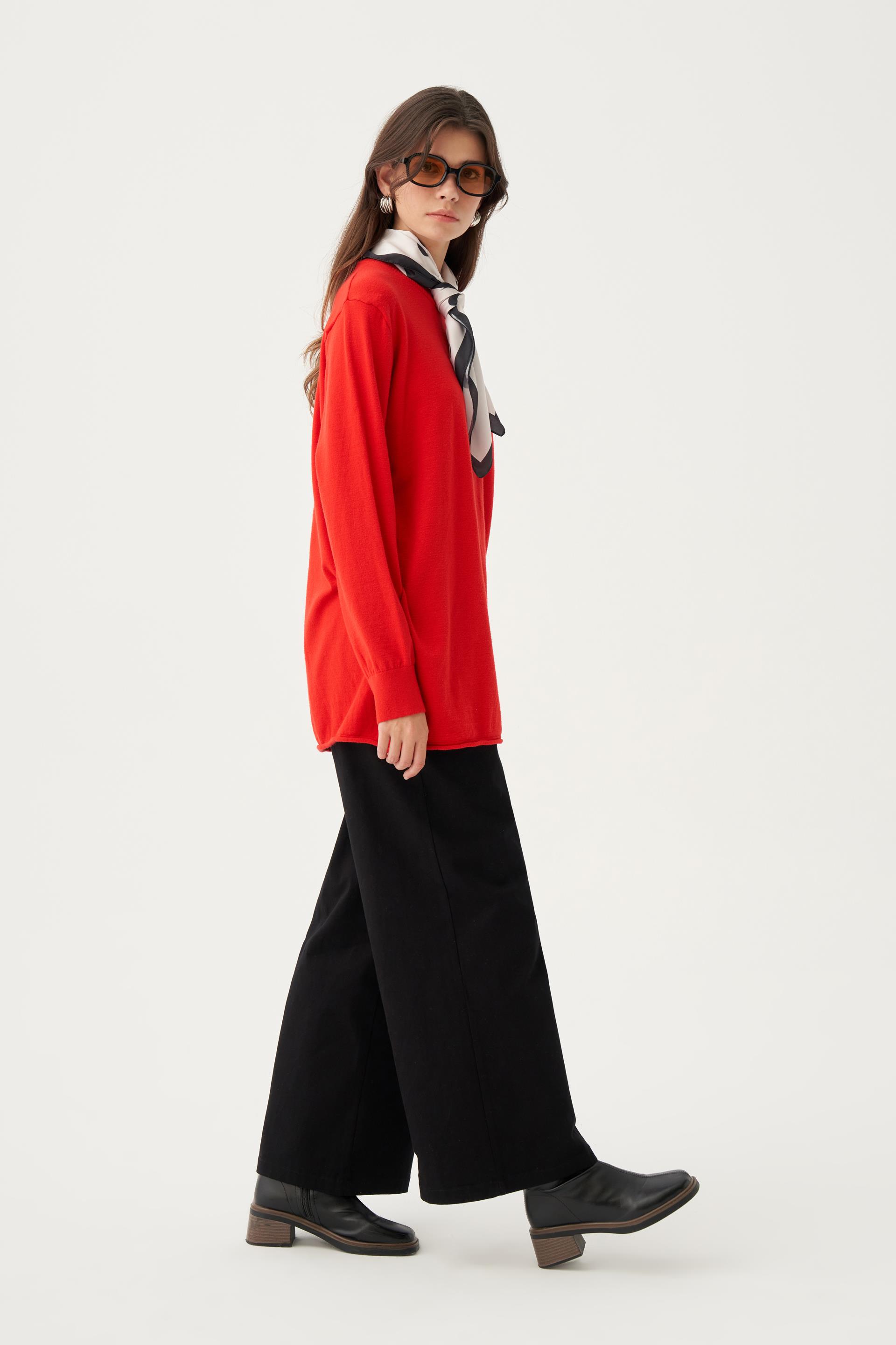 Kırmızı-Etek Ucu Pis Kıvırma Triko Kazak