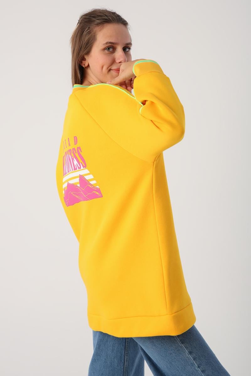 Oversize Neon Detaylı Arkası Baskılı Şardonlu Sweatshirt