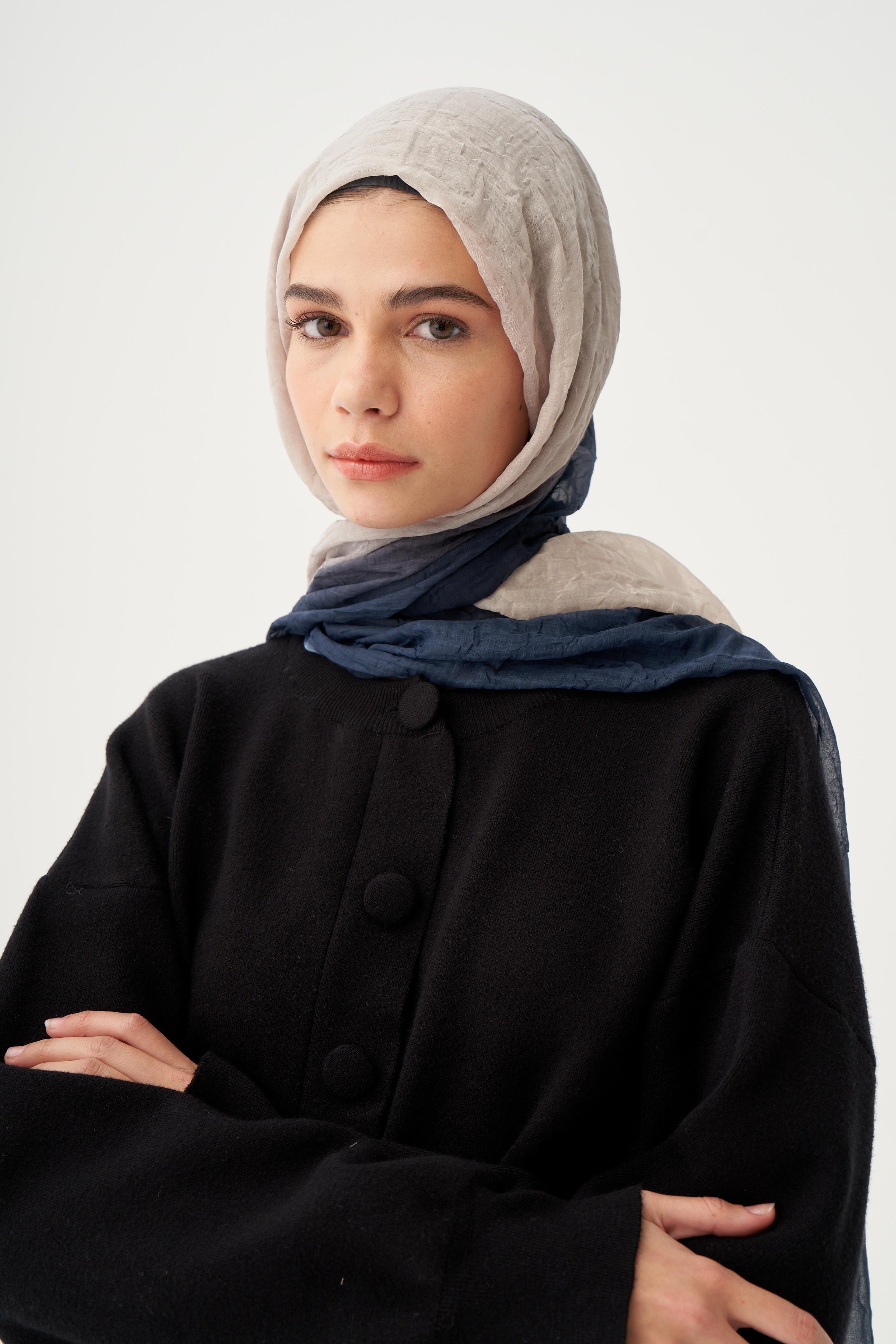 Krem-Lacivert-Degrade Geçişli Şal