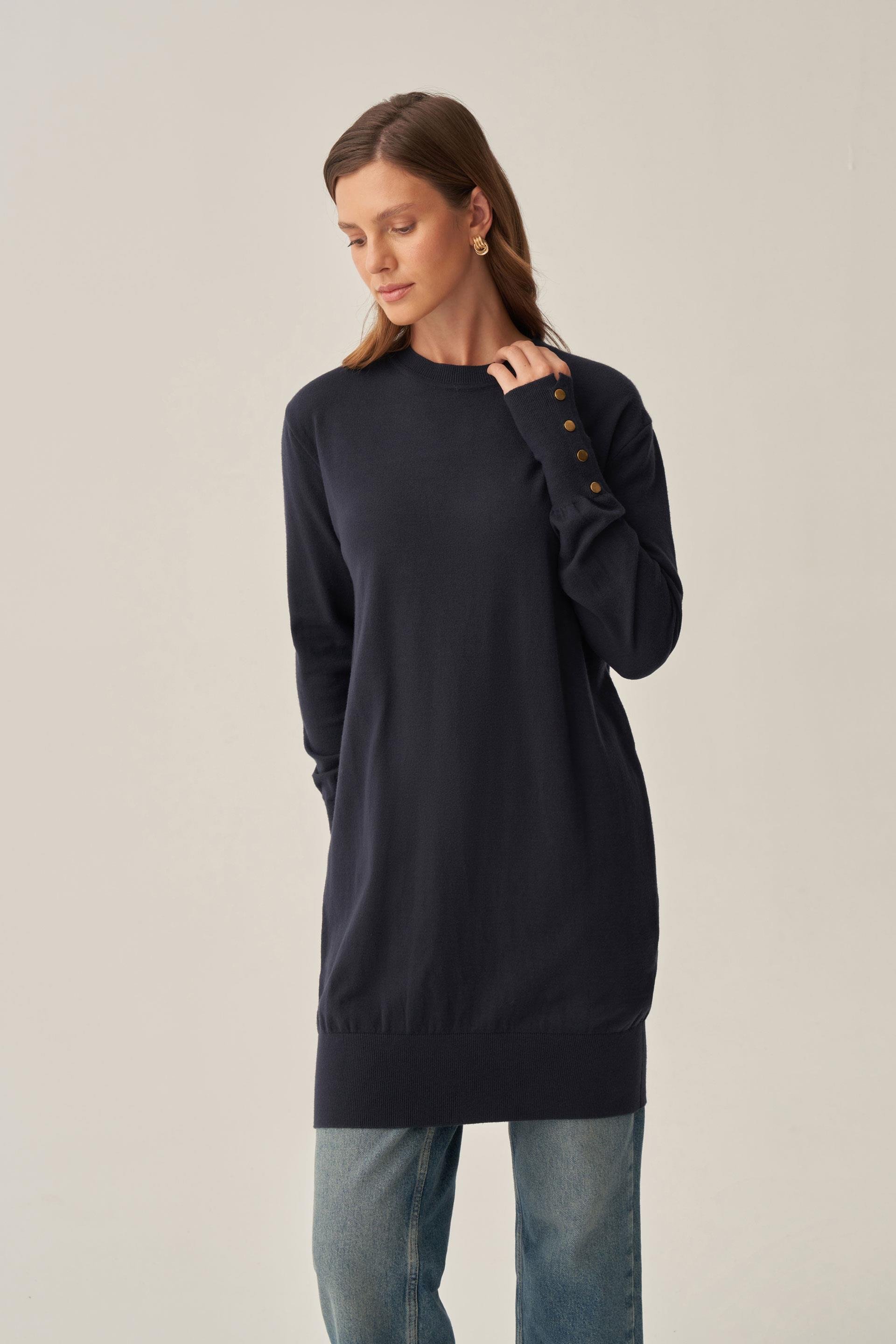 Lacivert-Bilekte Dügme Detaylı Kazak