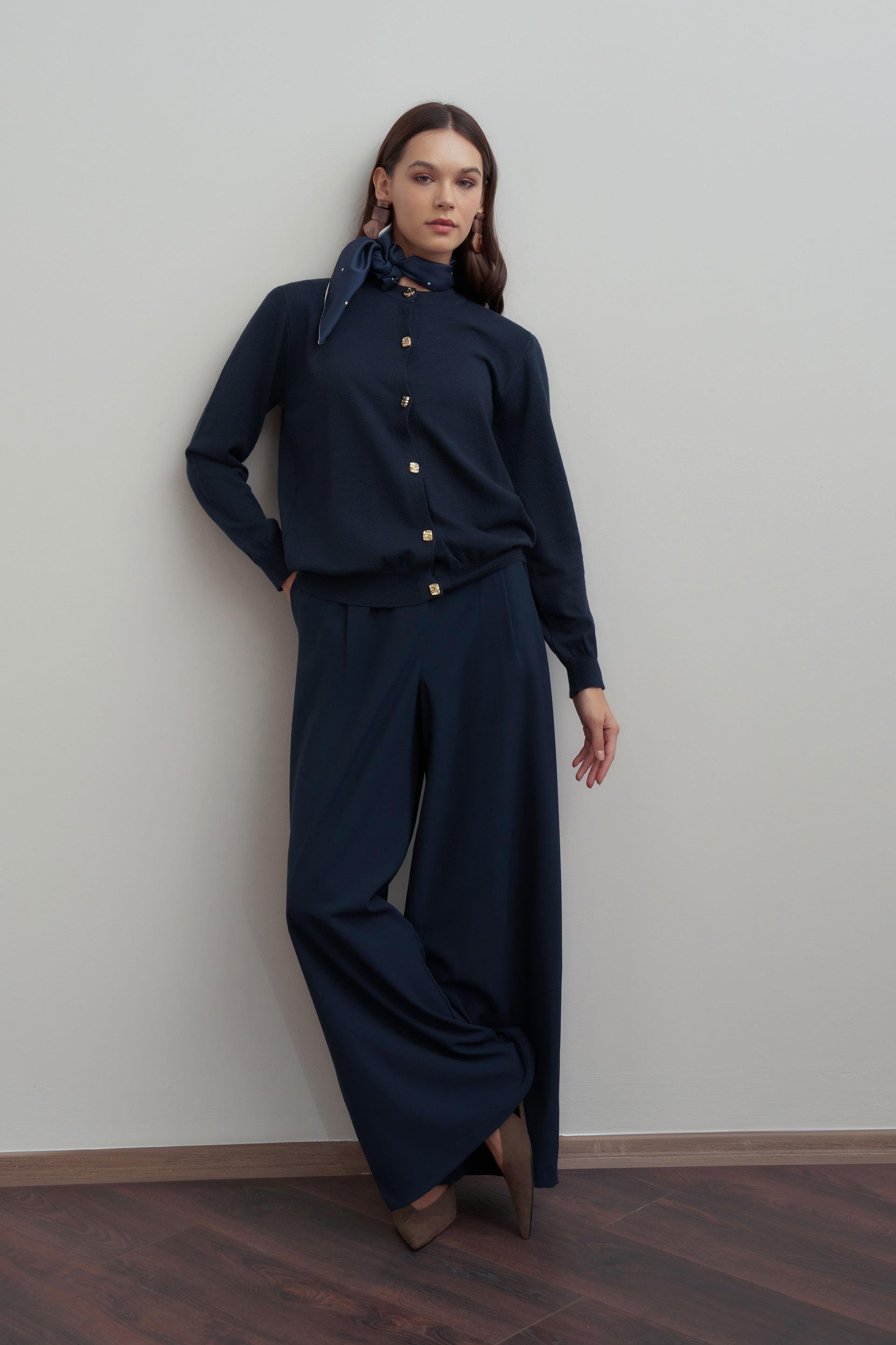 Lacivert-Gold Dügmeli Hırka