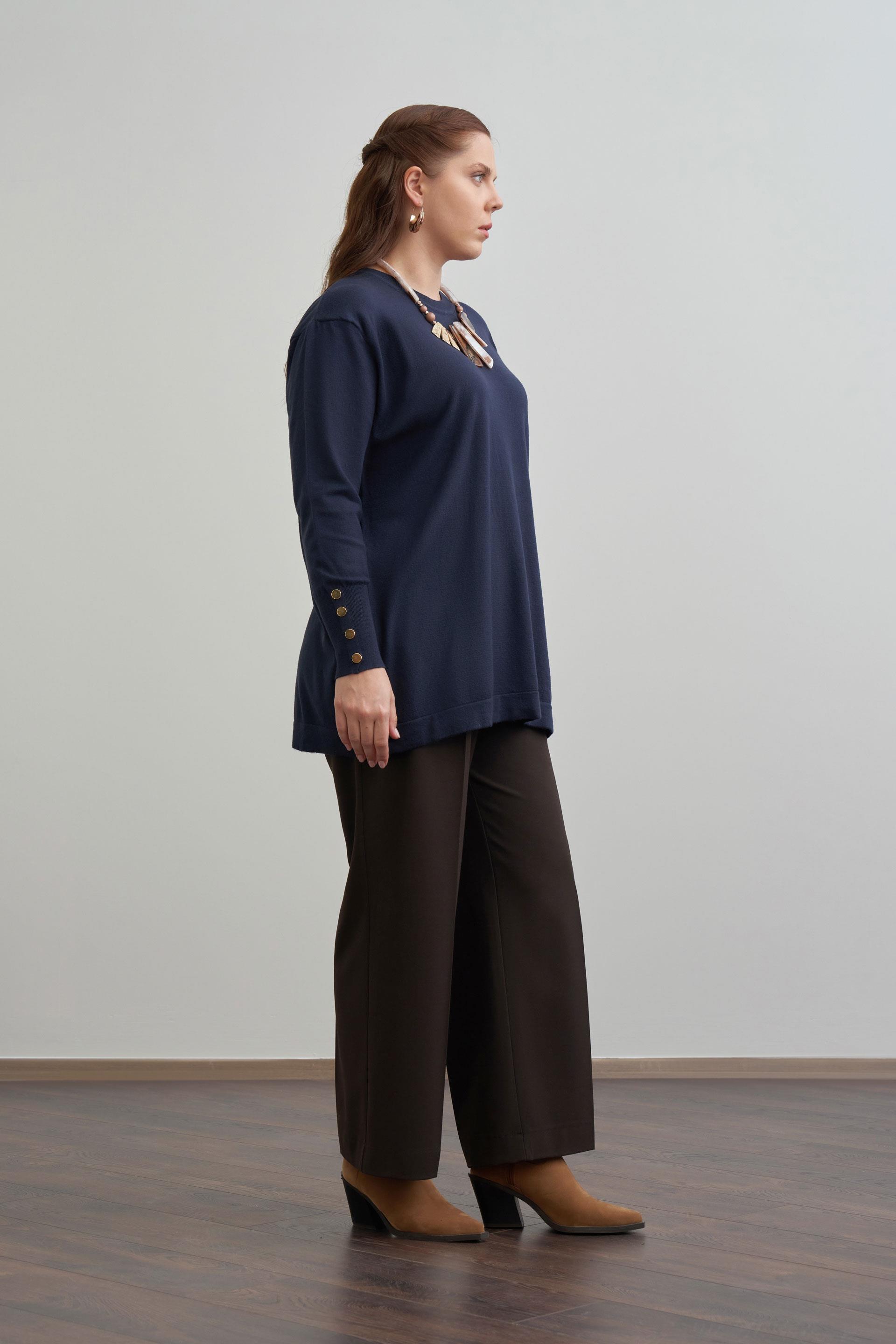 Lacivert-Manşeti Gold Dügmeli Büyük Beden Kazak