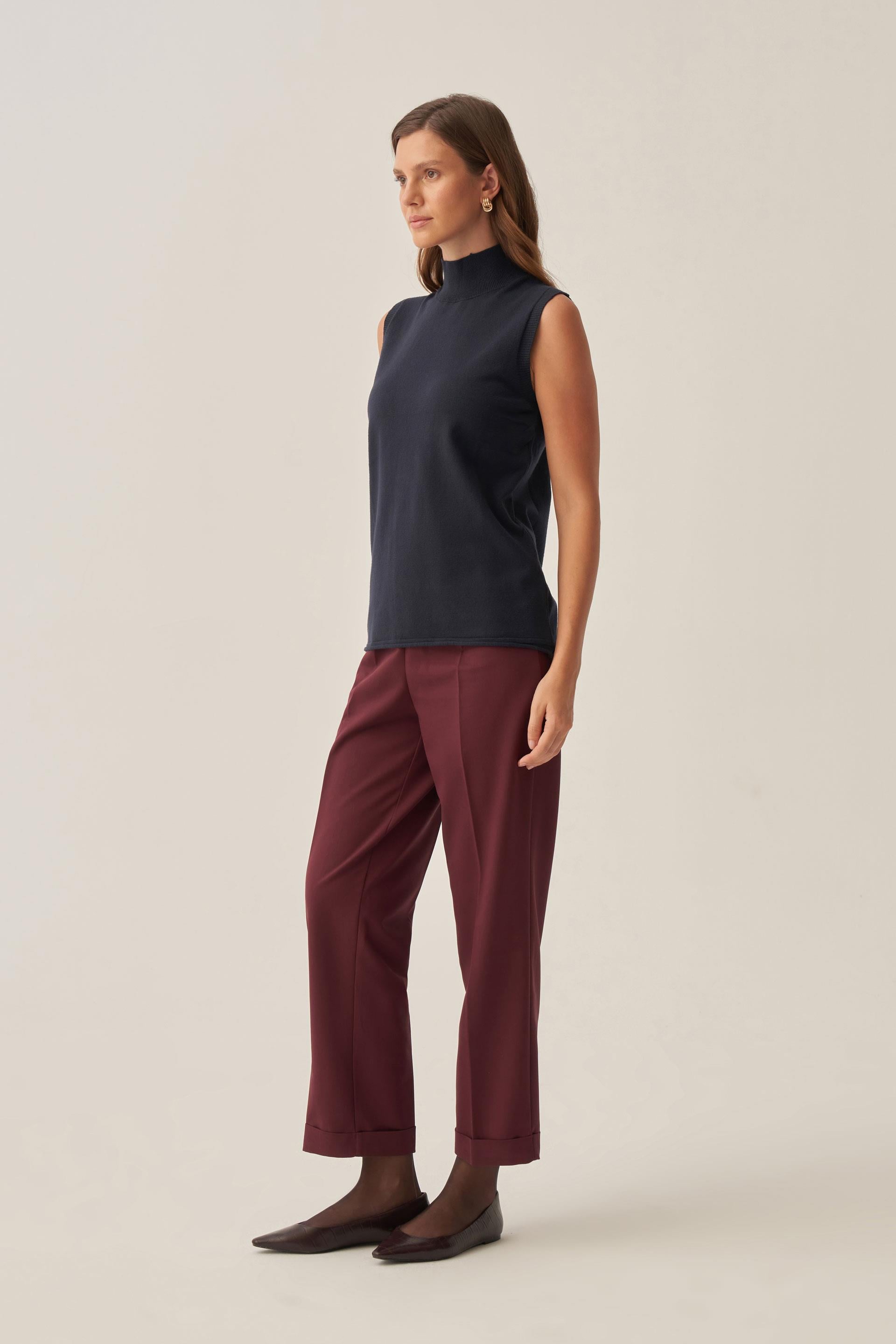 Lacivert-Yarım Balıkçı Kolsuz Kazak