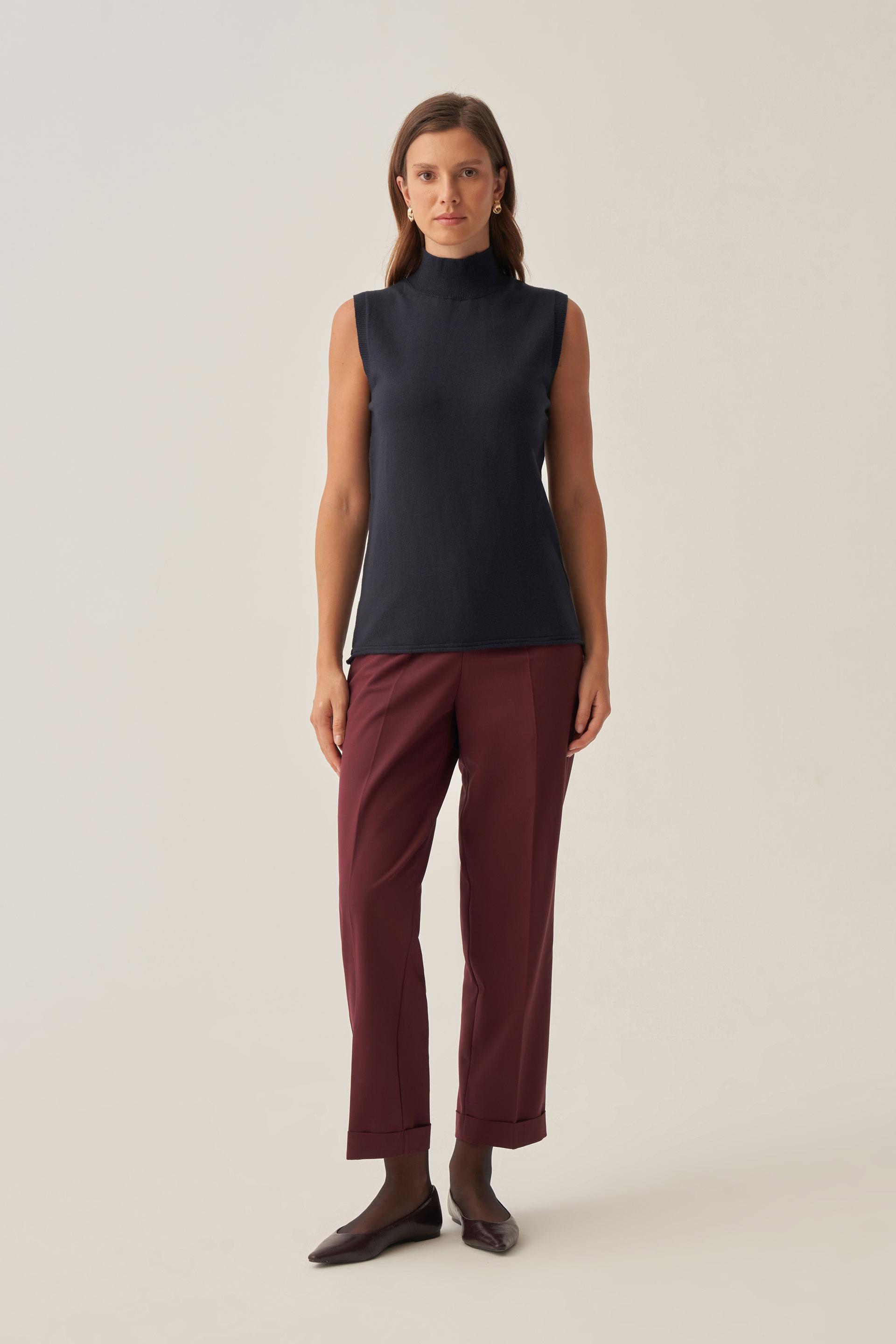 Lacivert-Yarım Balıkçı Kolsuz Kazak