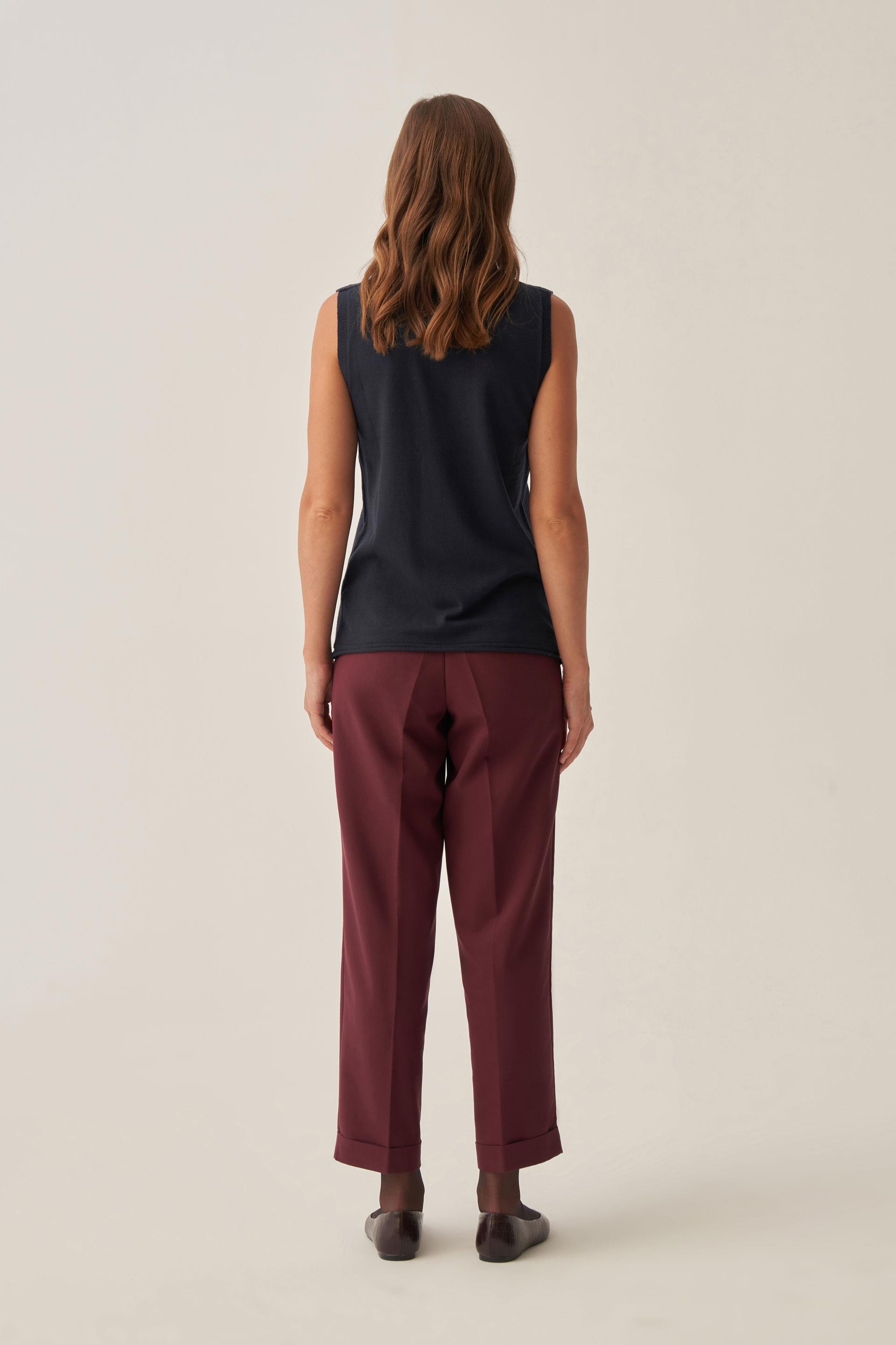 Lacivert-Yarım Balıkçı Kolsuz Kazak