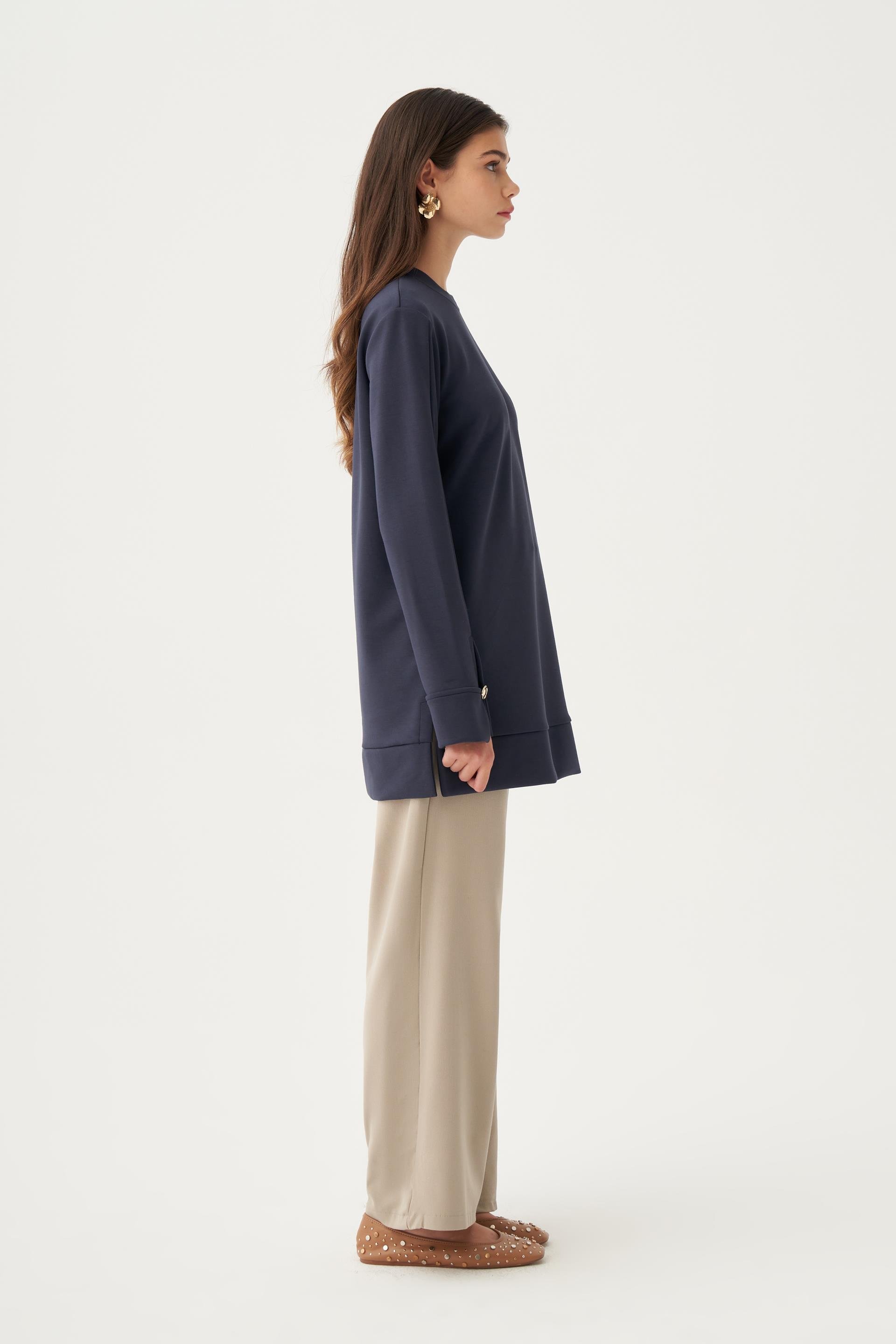 Lacivert-Yumuşak Dokulu Gold Dügmeli Sweatshirt