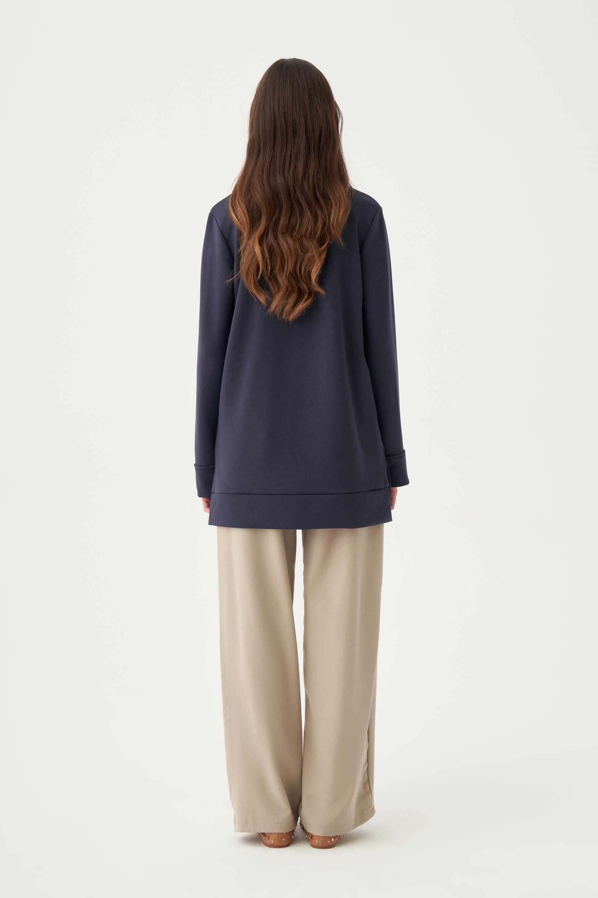 Lacivert-Yumuşak Dokulu Gold Dügmeli Sweatshirt