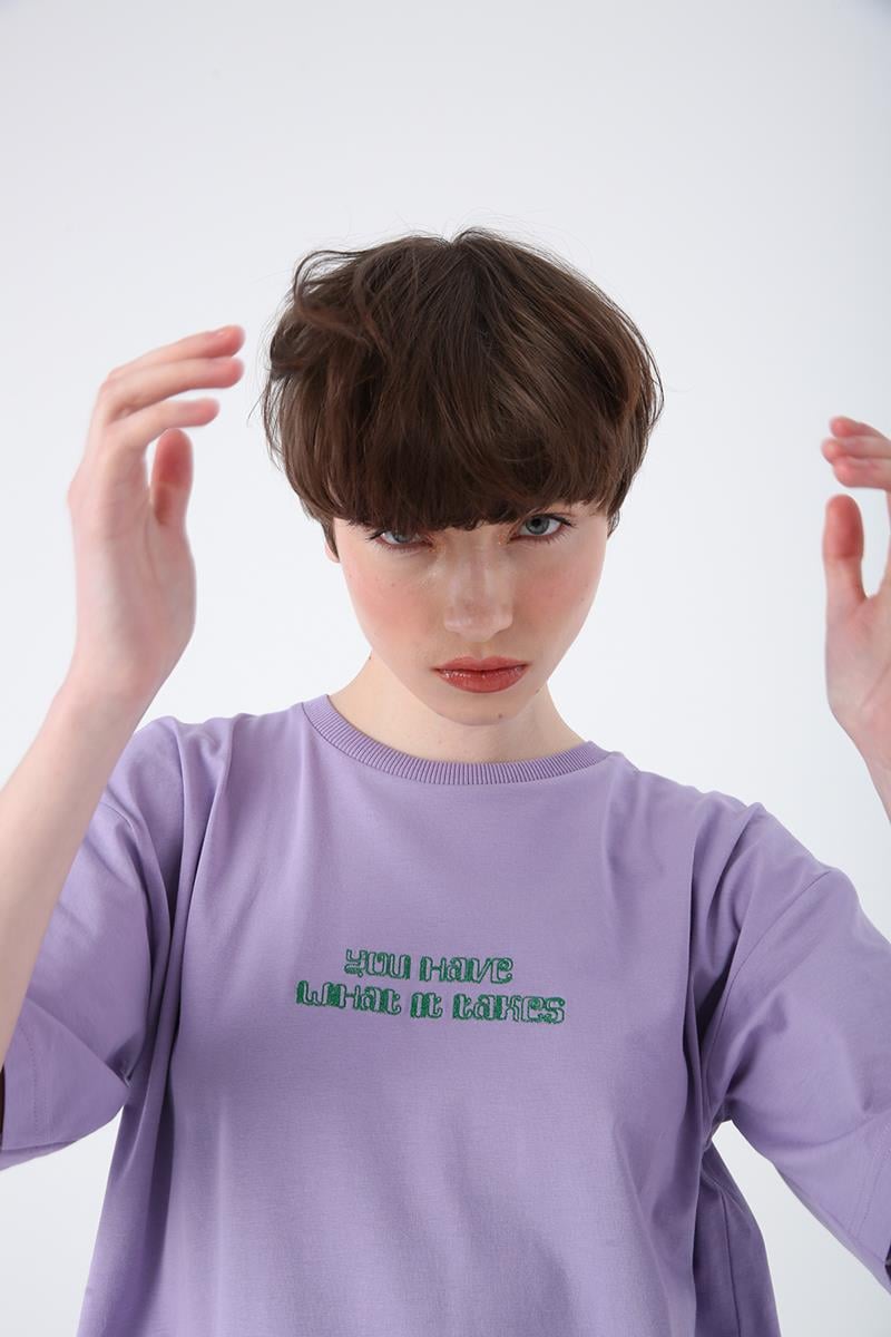 Pamuklu Bisiklet Yaka Nakışlı Kısa Kollu T-Shirt