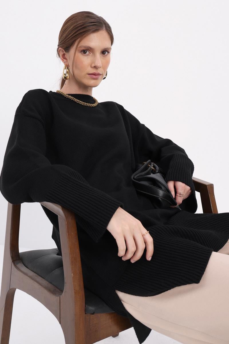 Oversize Yanları Yırtmaçlı Triko Tunik