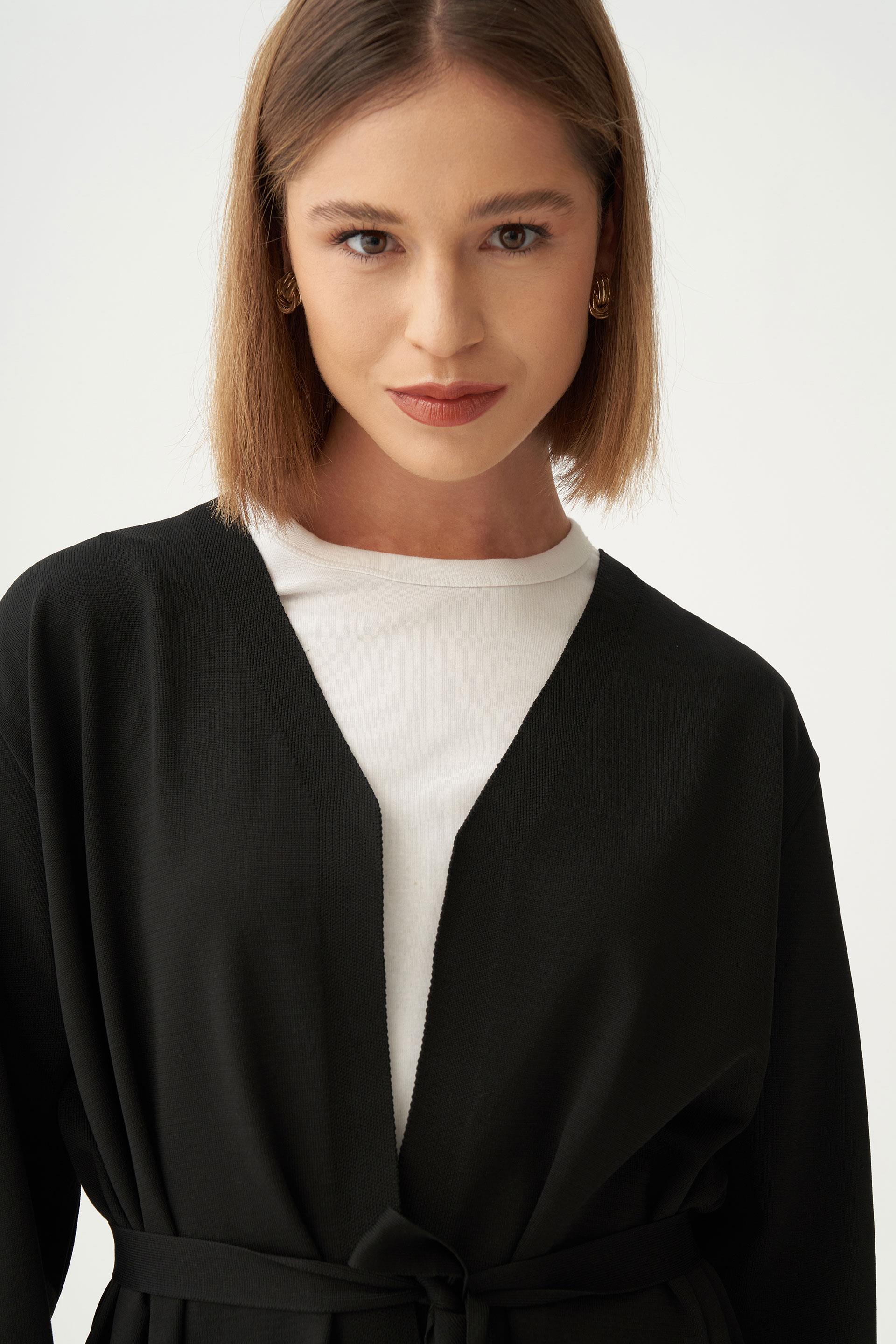 Siyah-Belden Baglamalı Triko Pantolonlu Takım