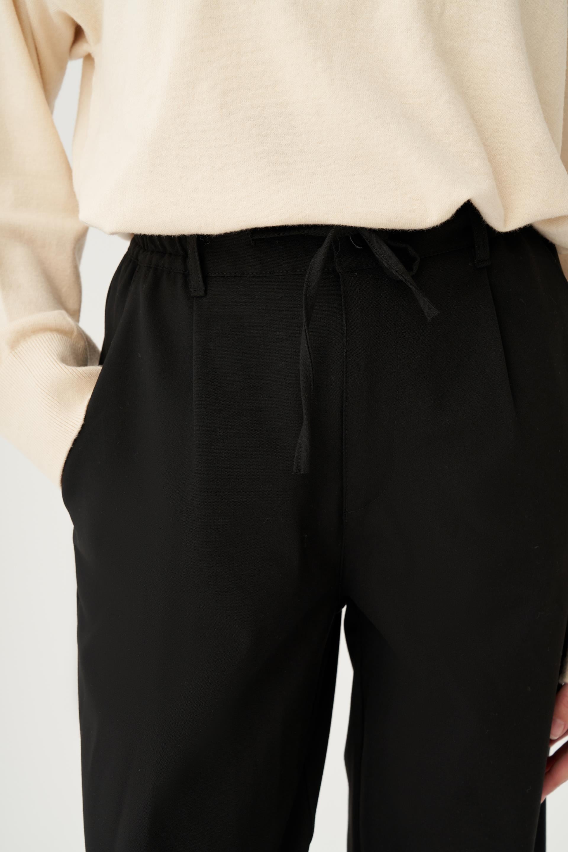 Siyah-Beli Lastikli Havuç Kesim Polyviscon Pantolon