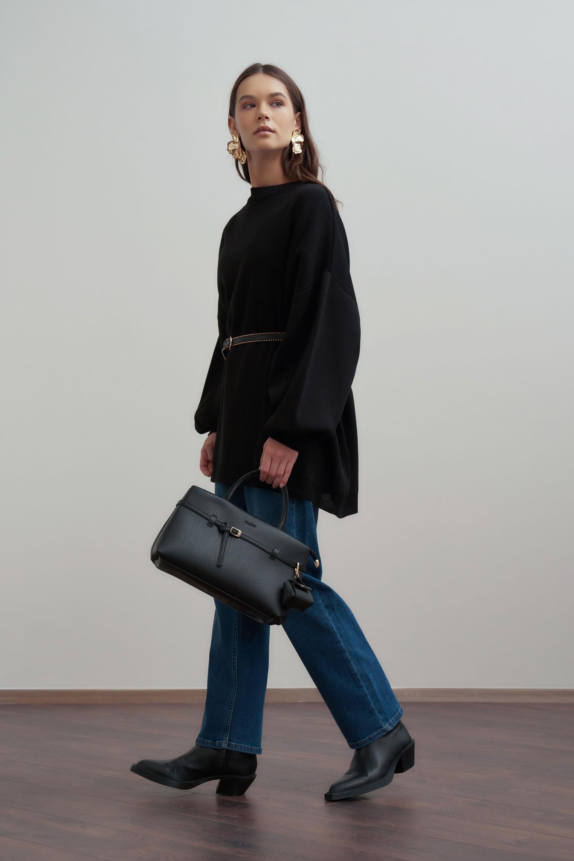 Siyah-Bol Kesim Triko Kazak