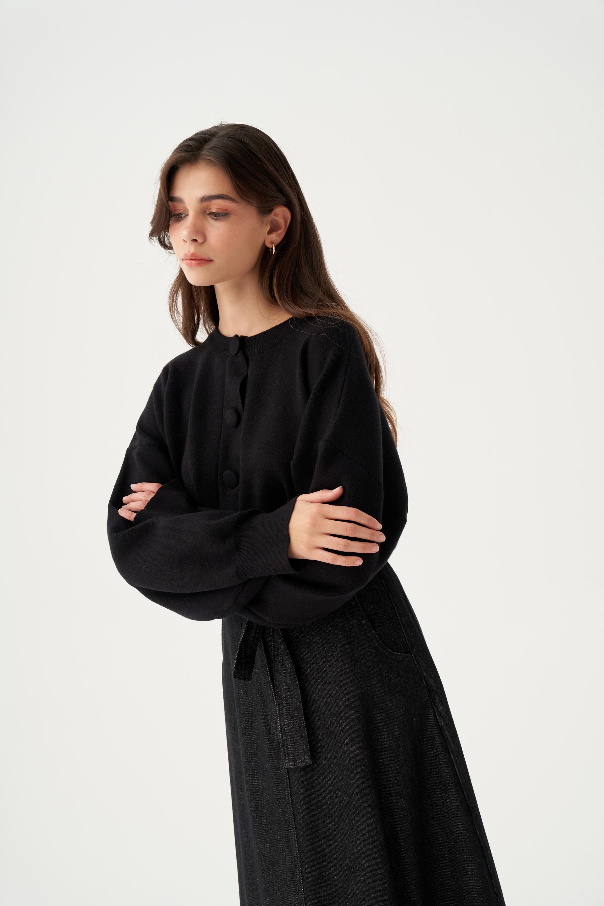 Siyah-Dügmeli Triko Hırka