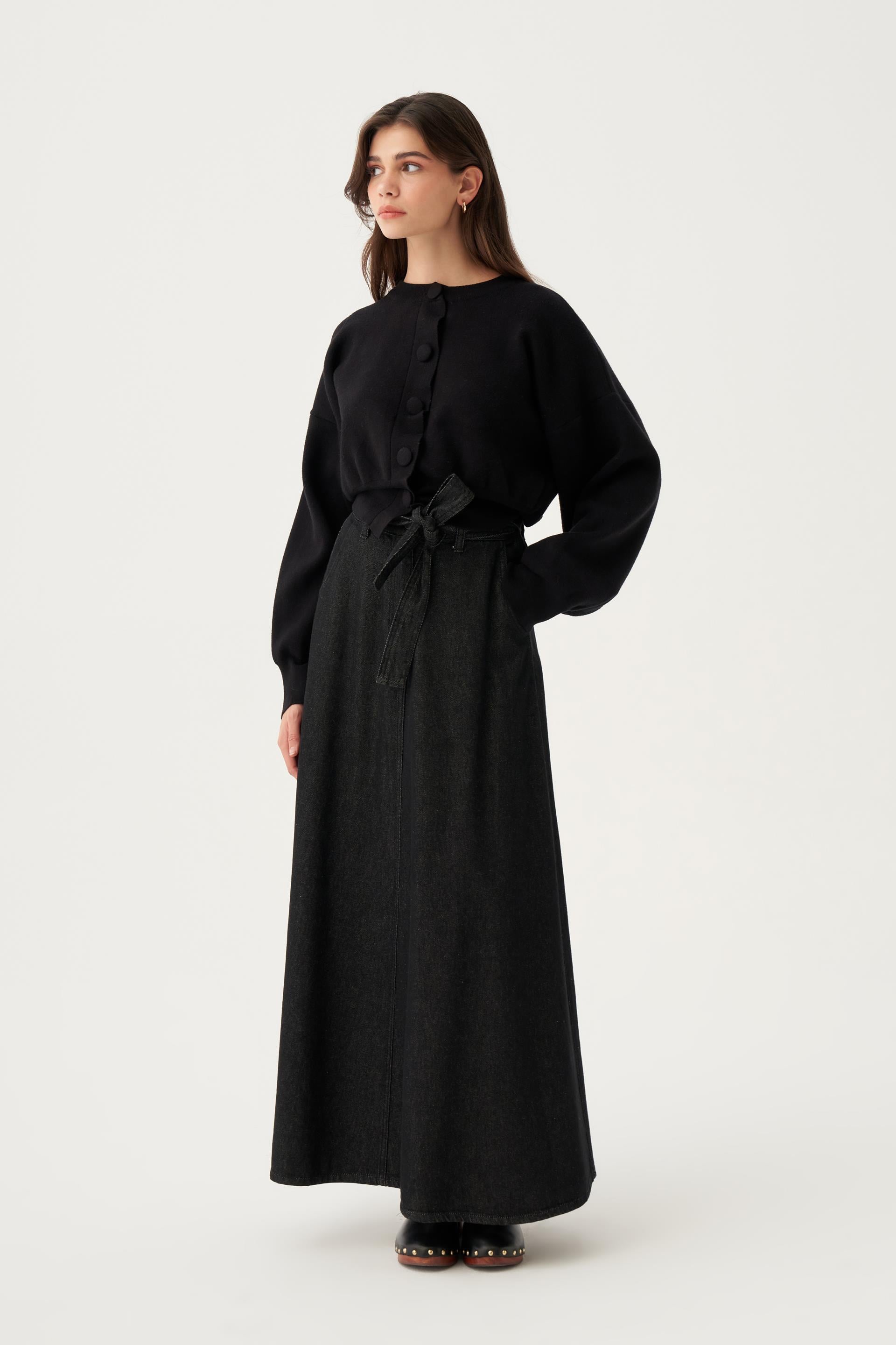 Siyah-Dügmeli Triko Hırka