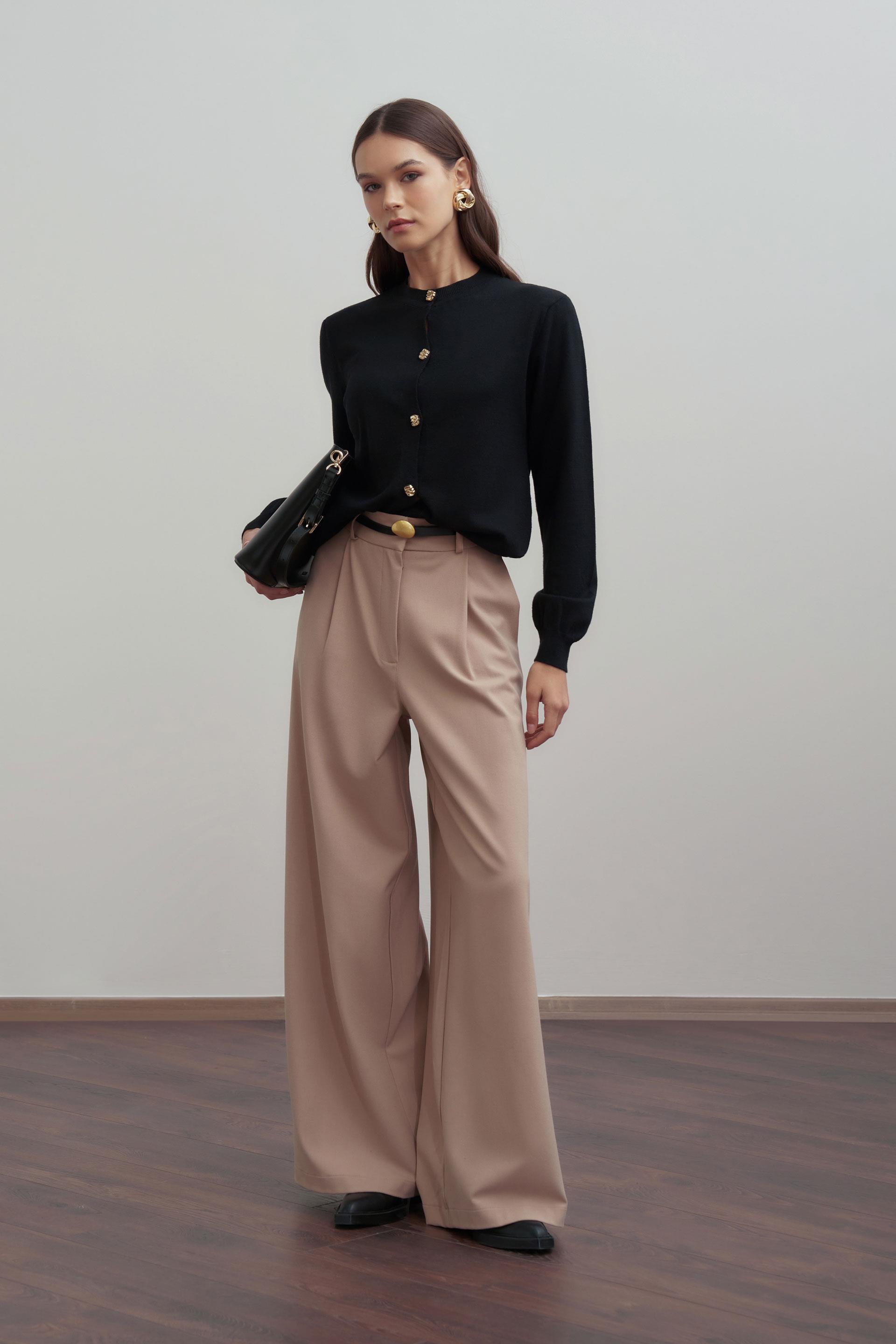 Siyah-Gold Dügmeli Hırka